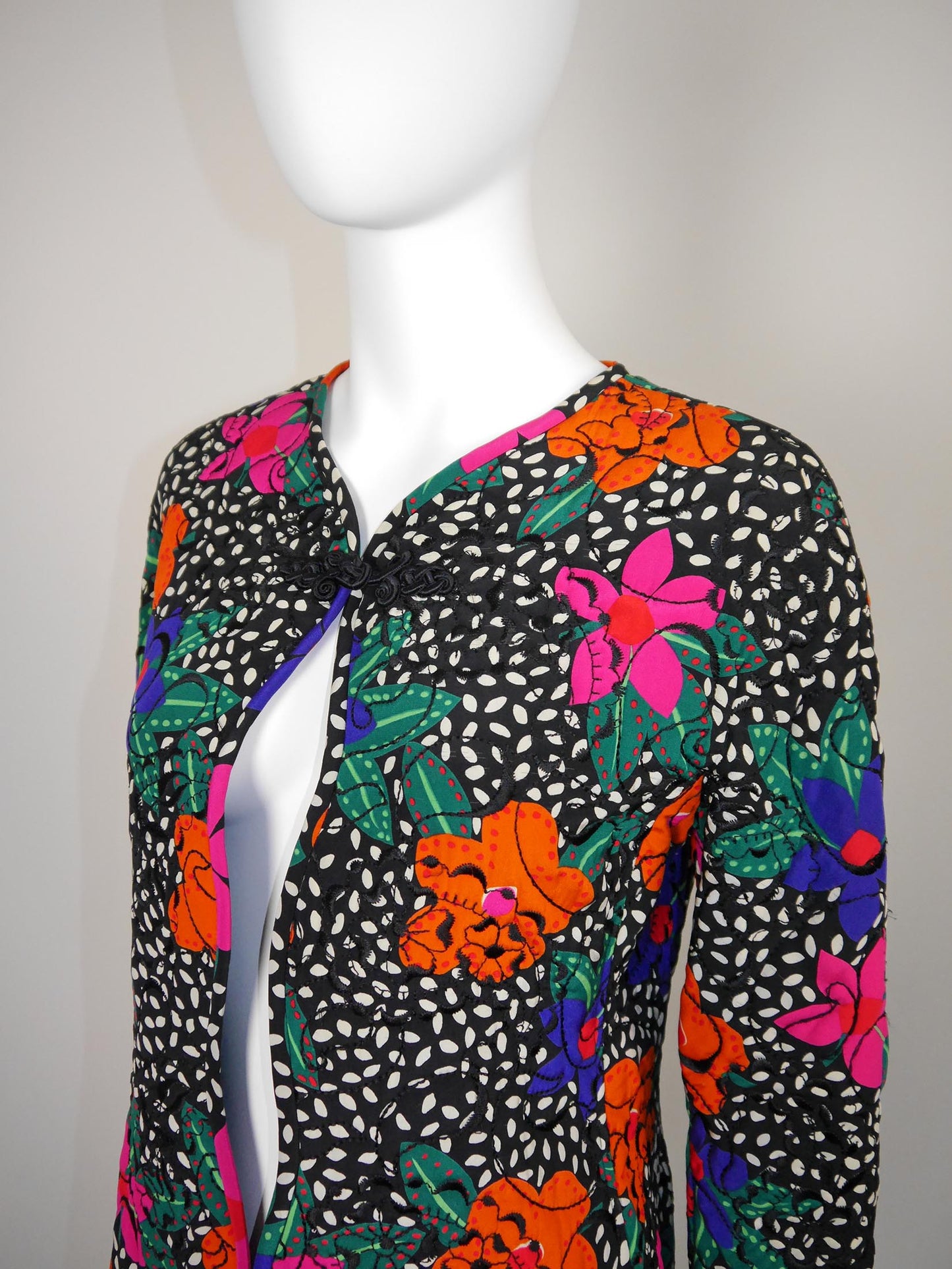 EMANUEL UNGARO 1980s 1990s Vintage Quilted Silk Evening Jacket w/ Curved Seam Size S