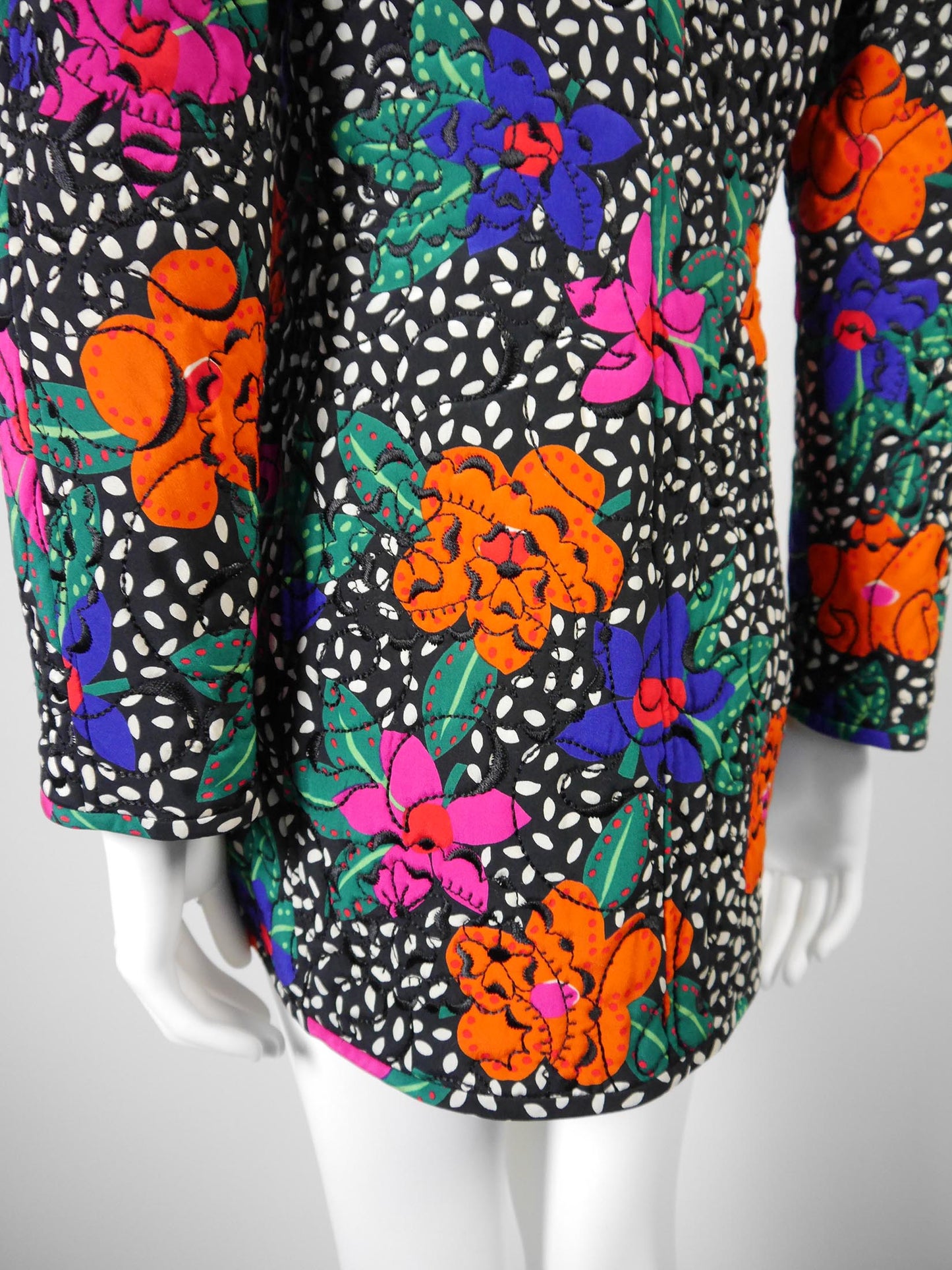 EMANUEL UNGARO 1980s 1990s Vintage Quilted Silk Evening Jacket w/ Curved Seam Size S