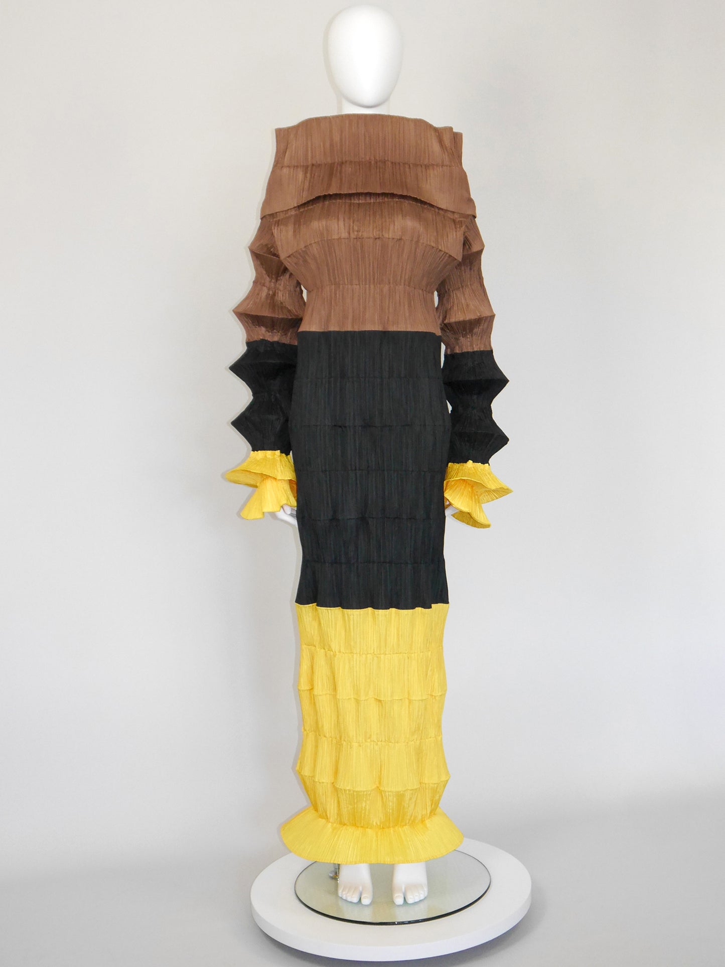 ISSEY MIYAKE Spring 1994 Vintage Pleated "Flying Saucer" Maxi Dress Size M