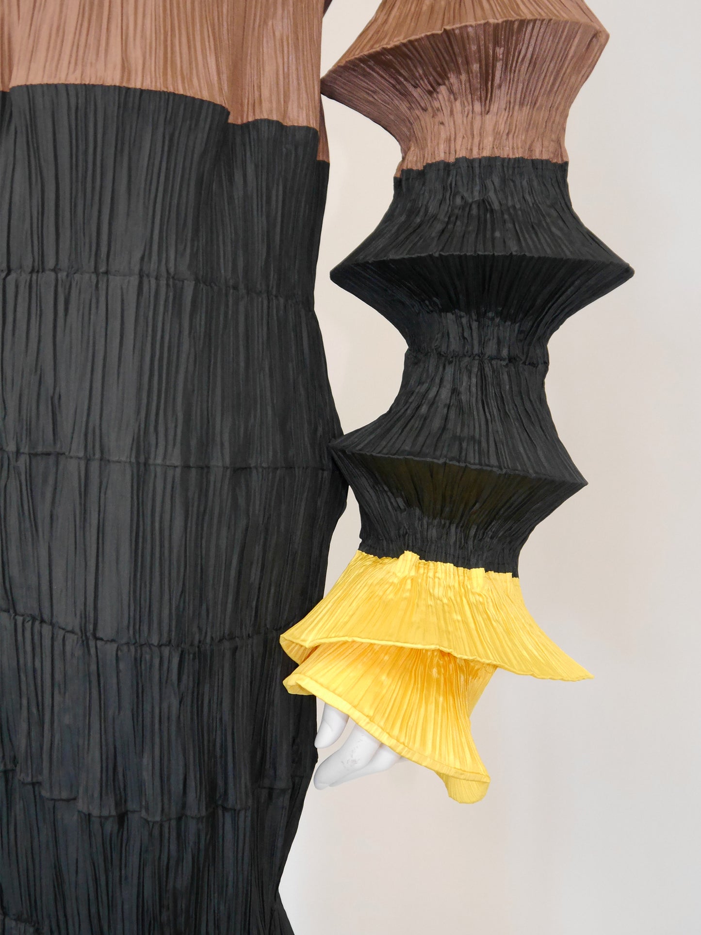 ISSEY MIYAKE Spring 1994 Vintage Pleated "Flying Saucer" Maxi Dress Size M
