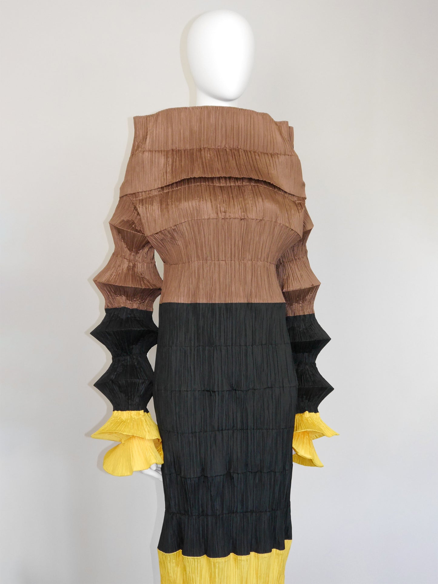 ISSEY MIYAKE Spring 1994 Vintage Pleated "Flying Saucer" Maxi Dress Size M
