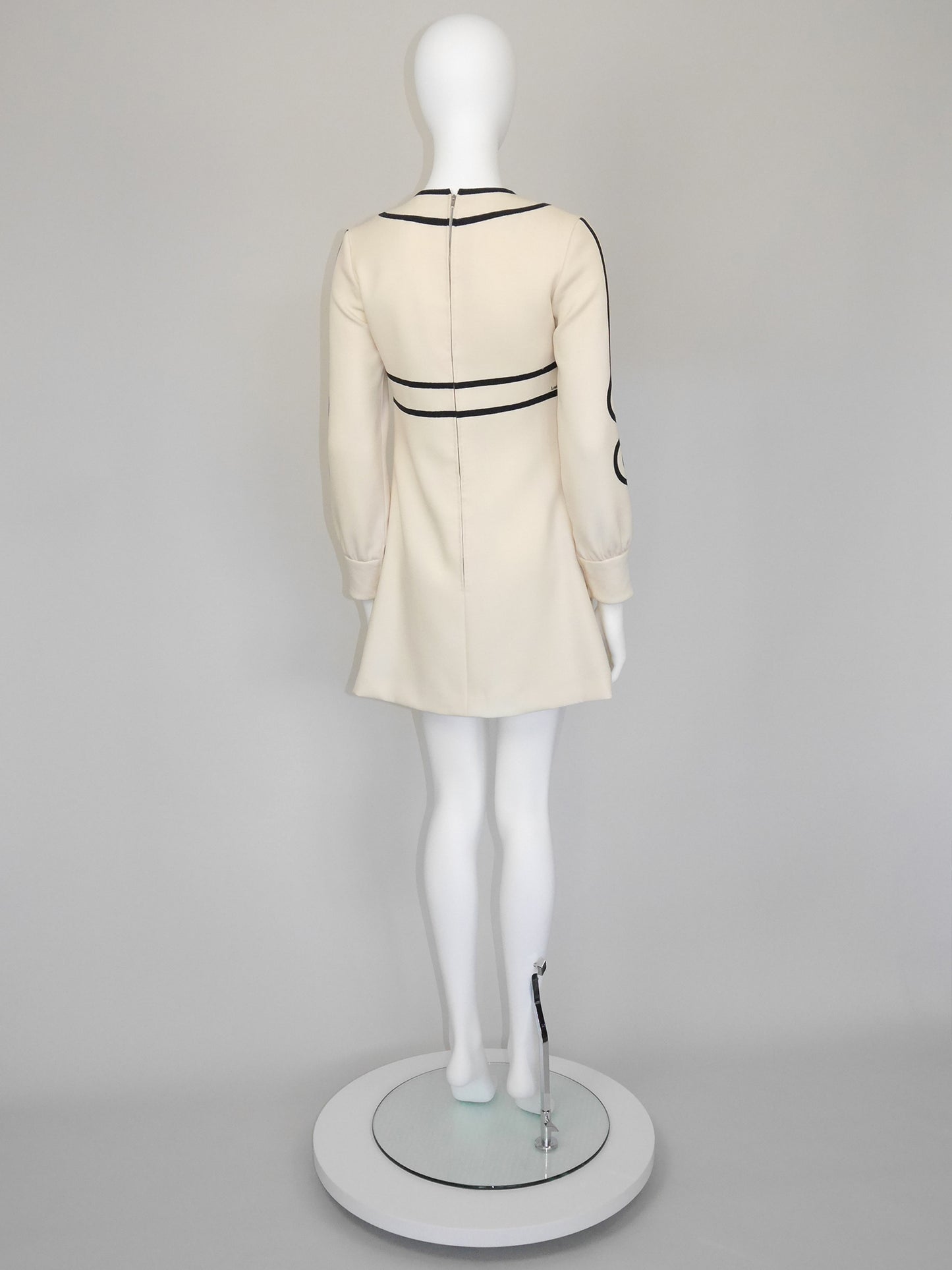 LOUIS FÉRAUD 1960s Vintage Space Age Mini Dress w/ Graphic Print Size XS