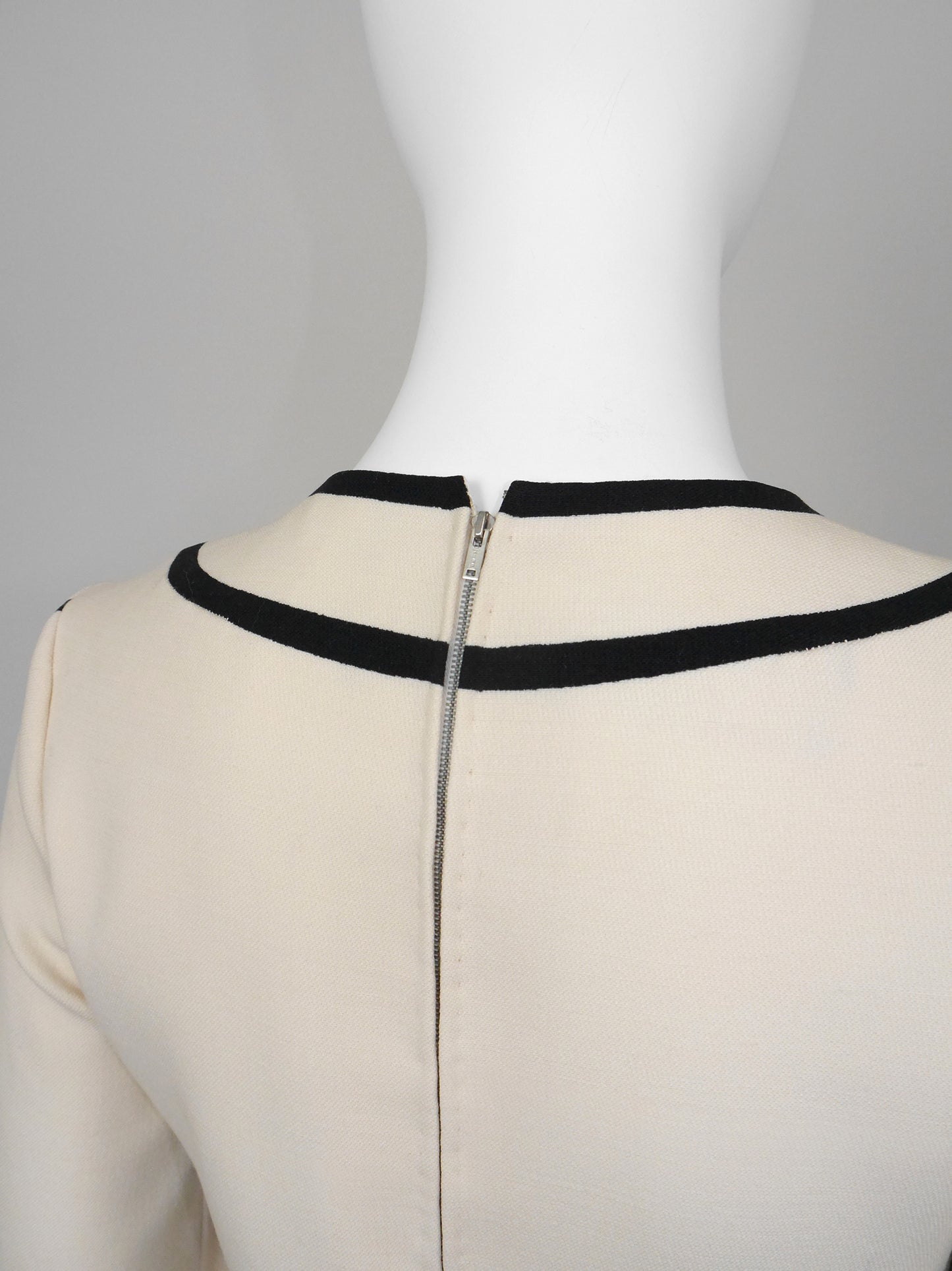 LOUIS FÉRAUD 1960s Vintage Space Age Mini Dress w/ Graphic Print Size XS