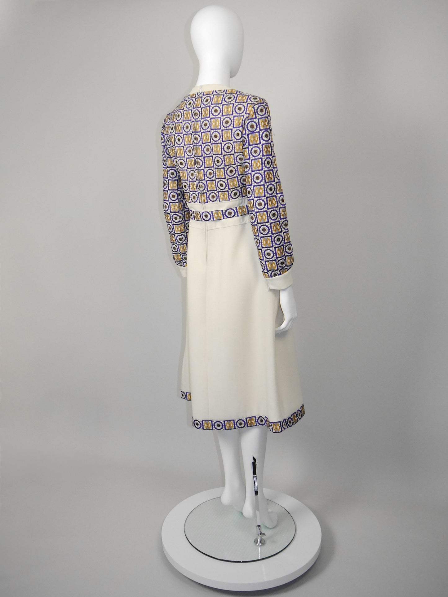 LOUIS FÉRAUD Fall 1969 Vintage Embroidered Space Age Folklore Dress Size M