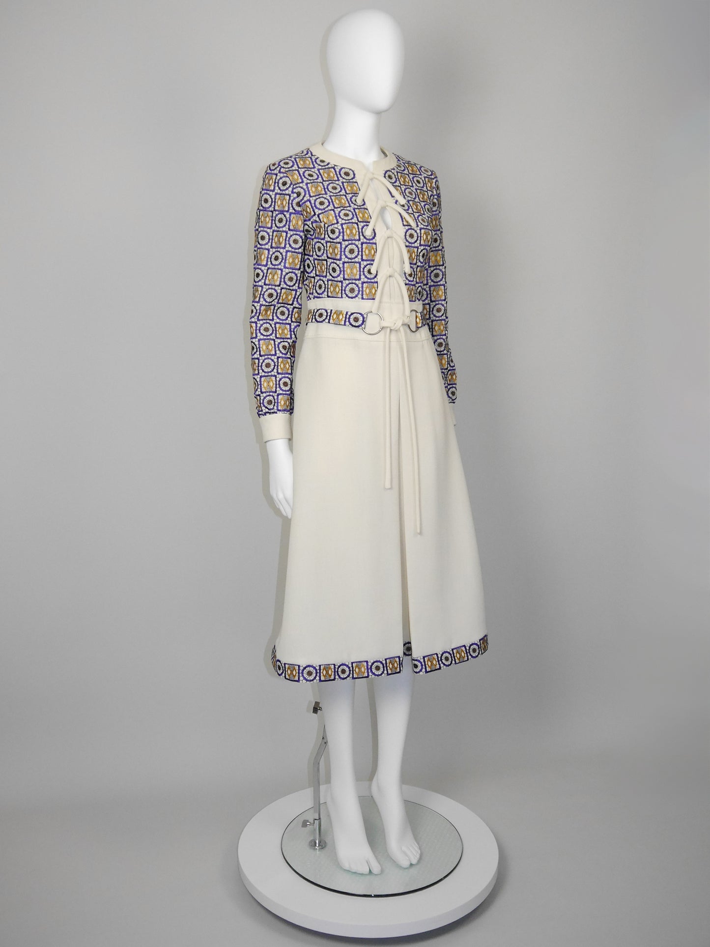 LOUIS FÉRAUD Fall 1969 Vintage Embroidered Space Age Folklore Dress Size M