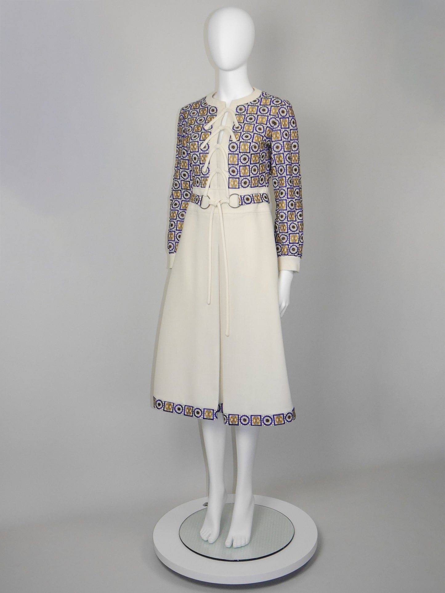LOUIS FÉRAUD Fall 1969 Vintage Embroidered Space Age Folklore Dress Size M