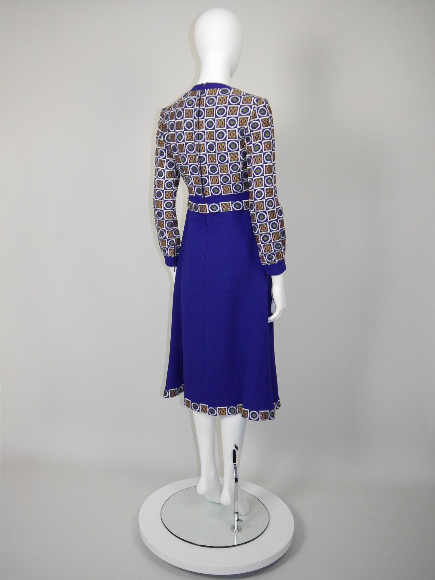 LOUIS FÉRAUD Fall 1969 Vintage Embroidered Space Age Folklore Dress Size XS
