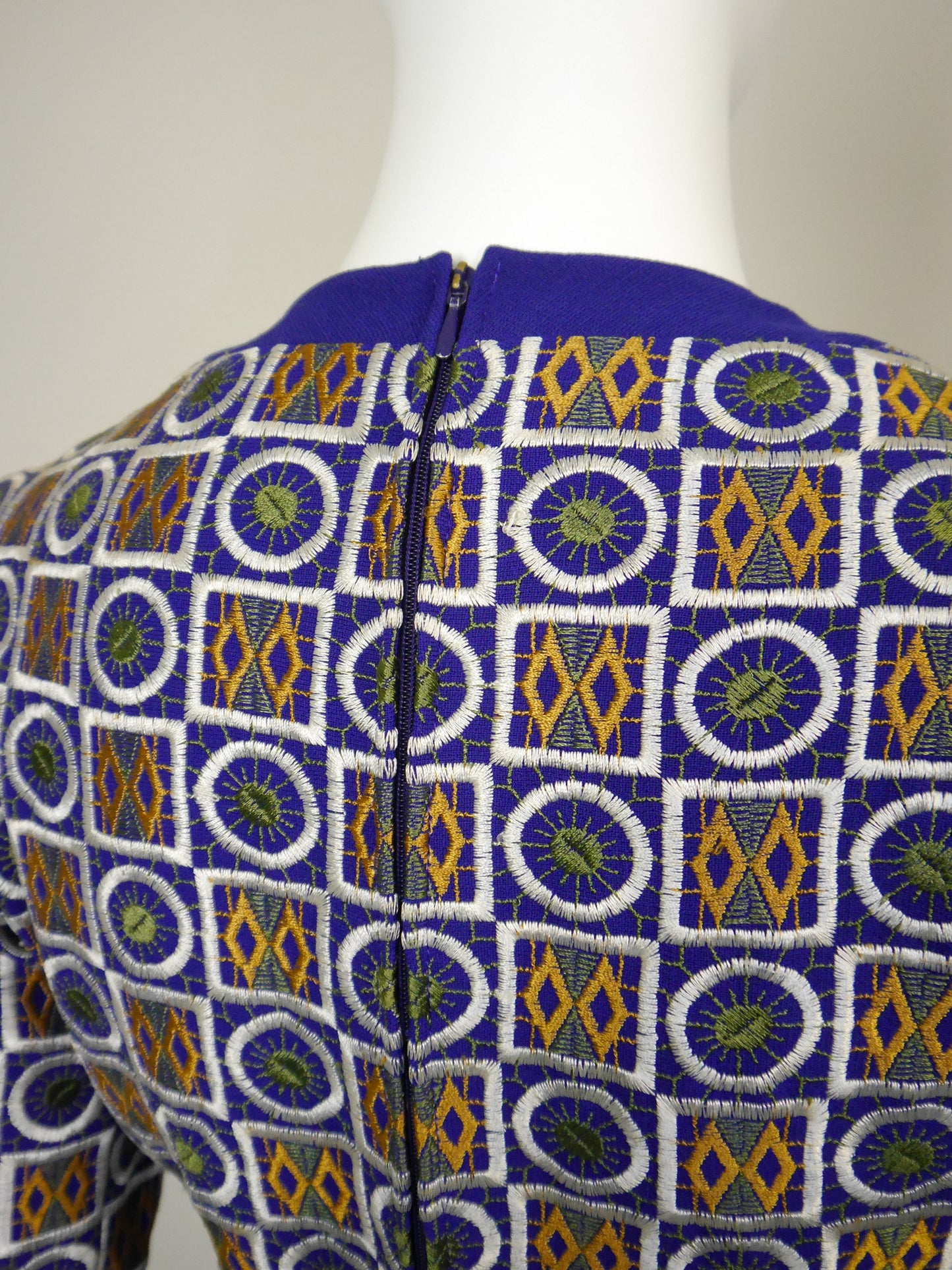 LOUIS FÉRAUD Fall 1969 Vintage Embroidered Space Age Folklore Dress Size XS