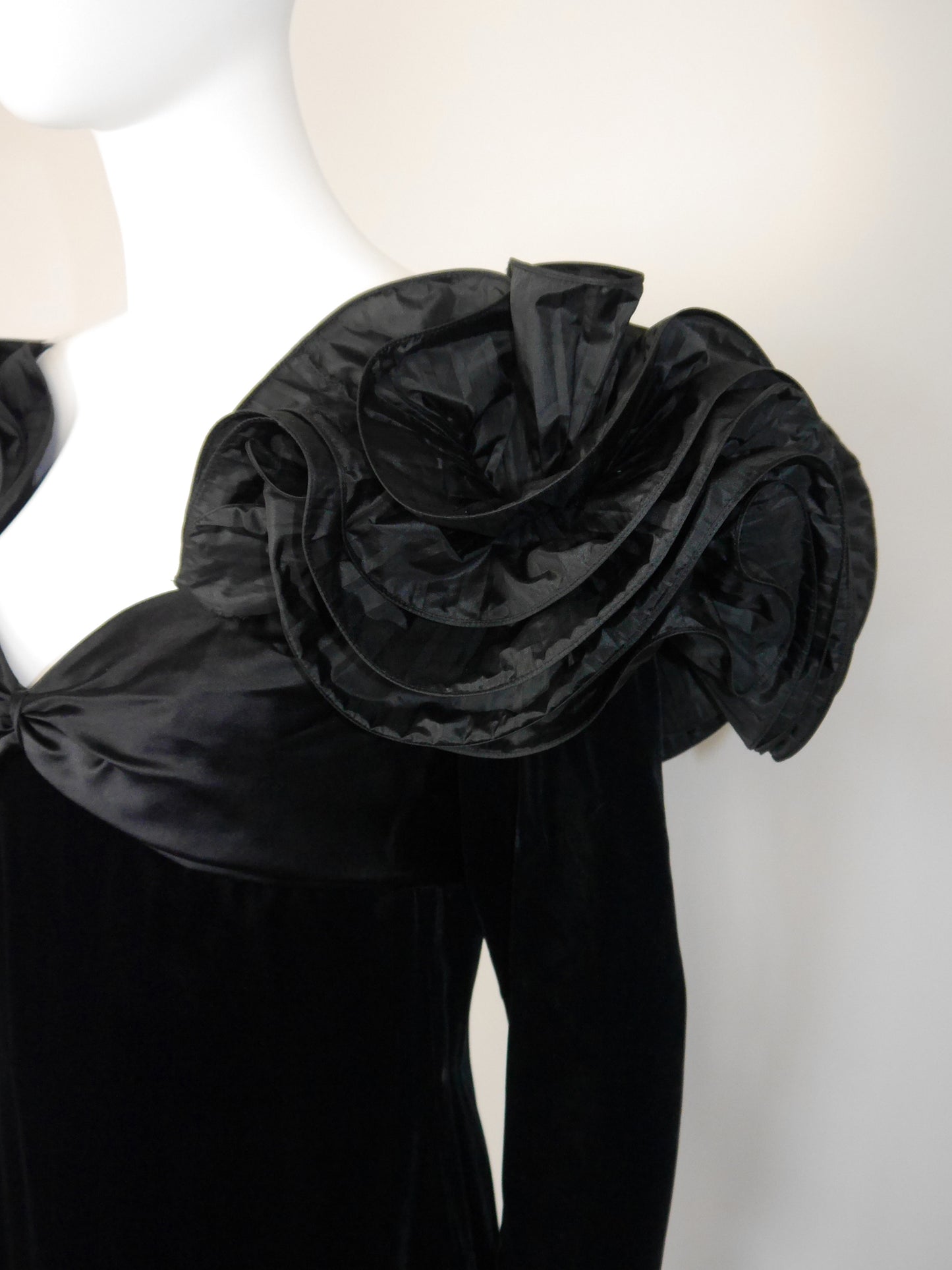 NINA RICCI 1980s Vintage Black Velvet & Silk Taffeta Maxi Evening Dress Gown Size S