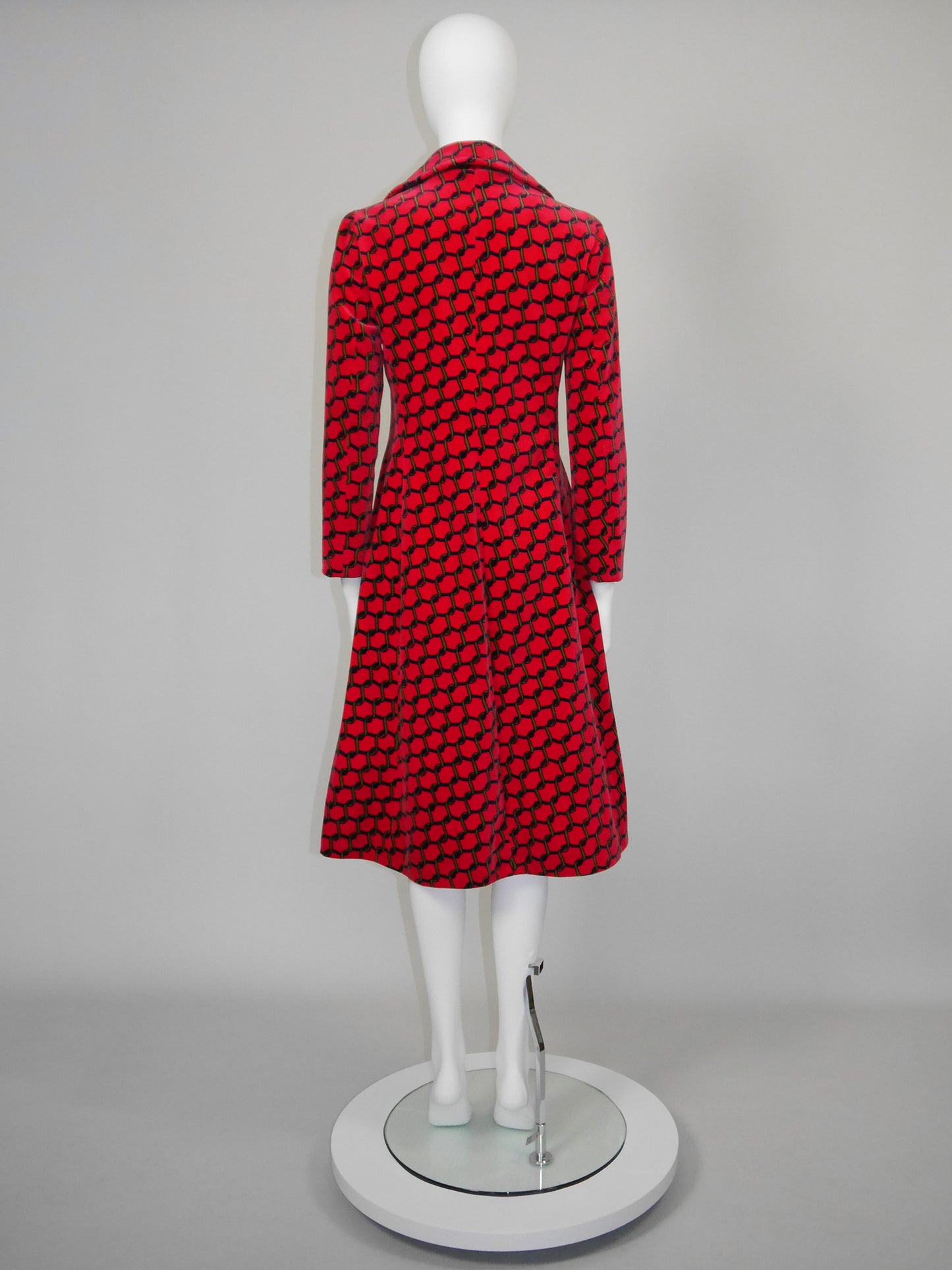 ROBERTA DI CAMERINO 1970s Vintage Red Signature Print Velvet Midi Coat Size S