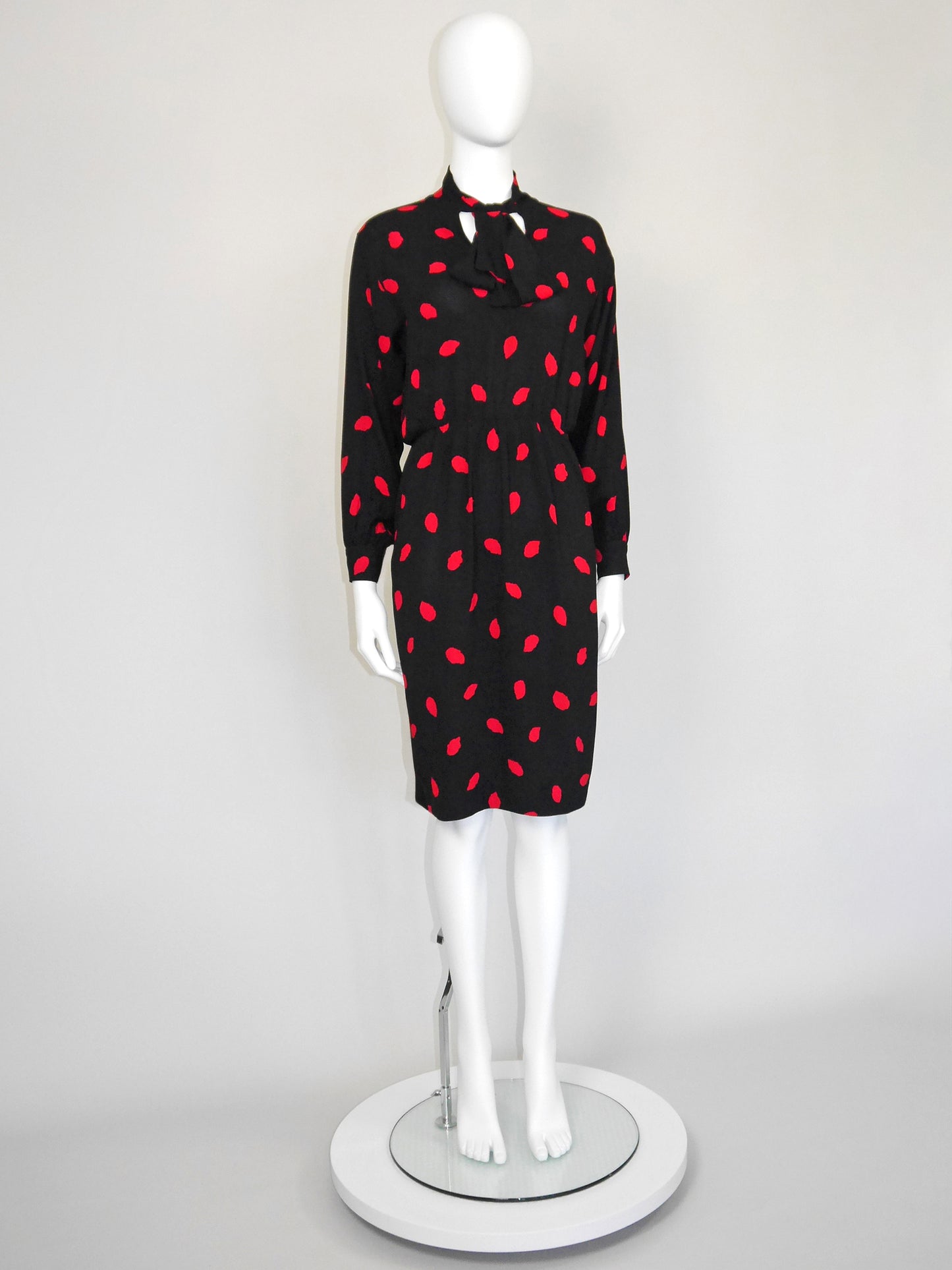 YVES SAINT LAURENT 1970s 1980s Vintage Dress w/ Secretary Bow Size XS