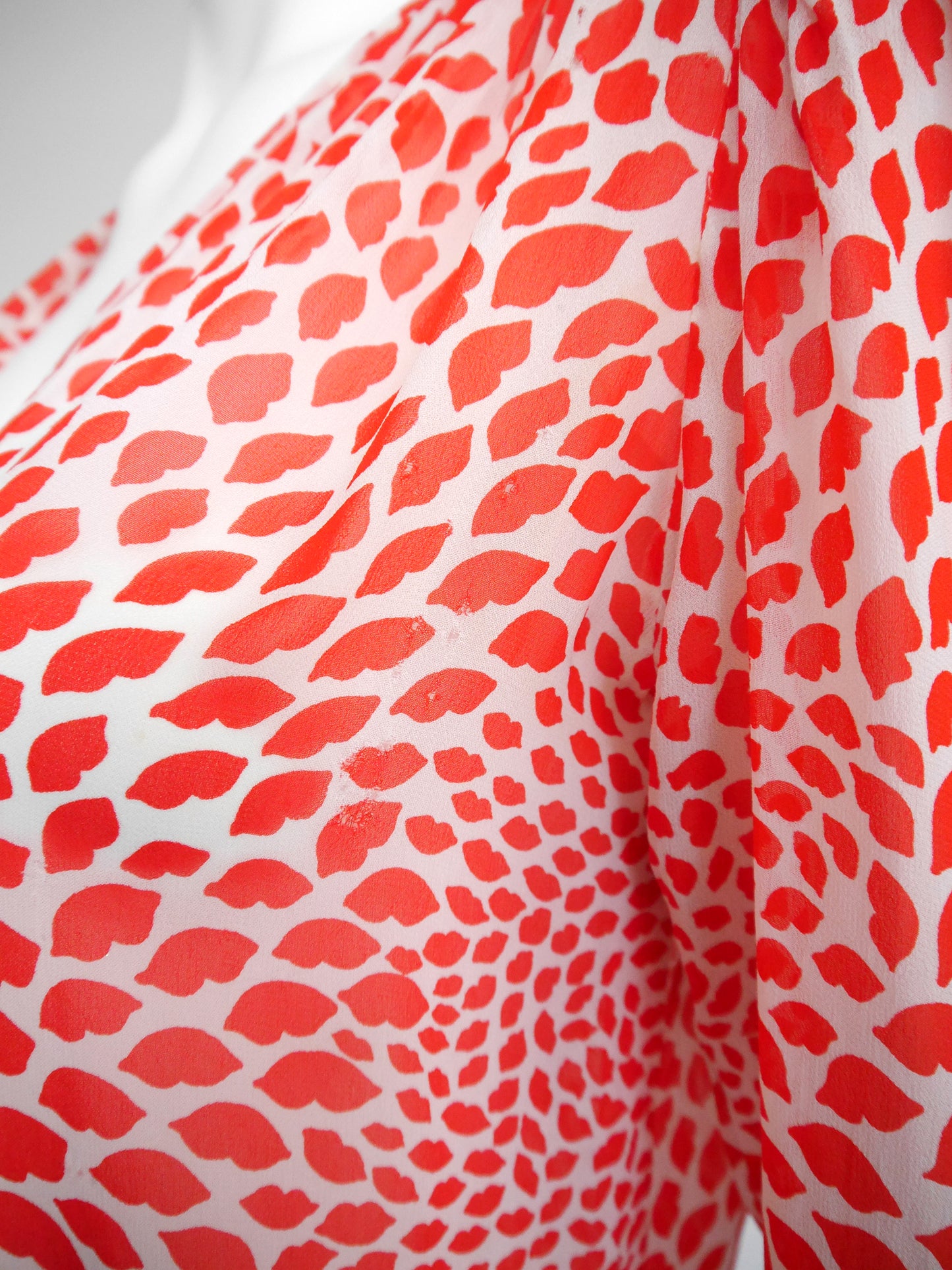 YVES SAINT LAURENT Spring 1971 Scandal Collection Vintage Lips Print Blouse Size M