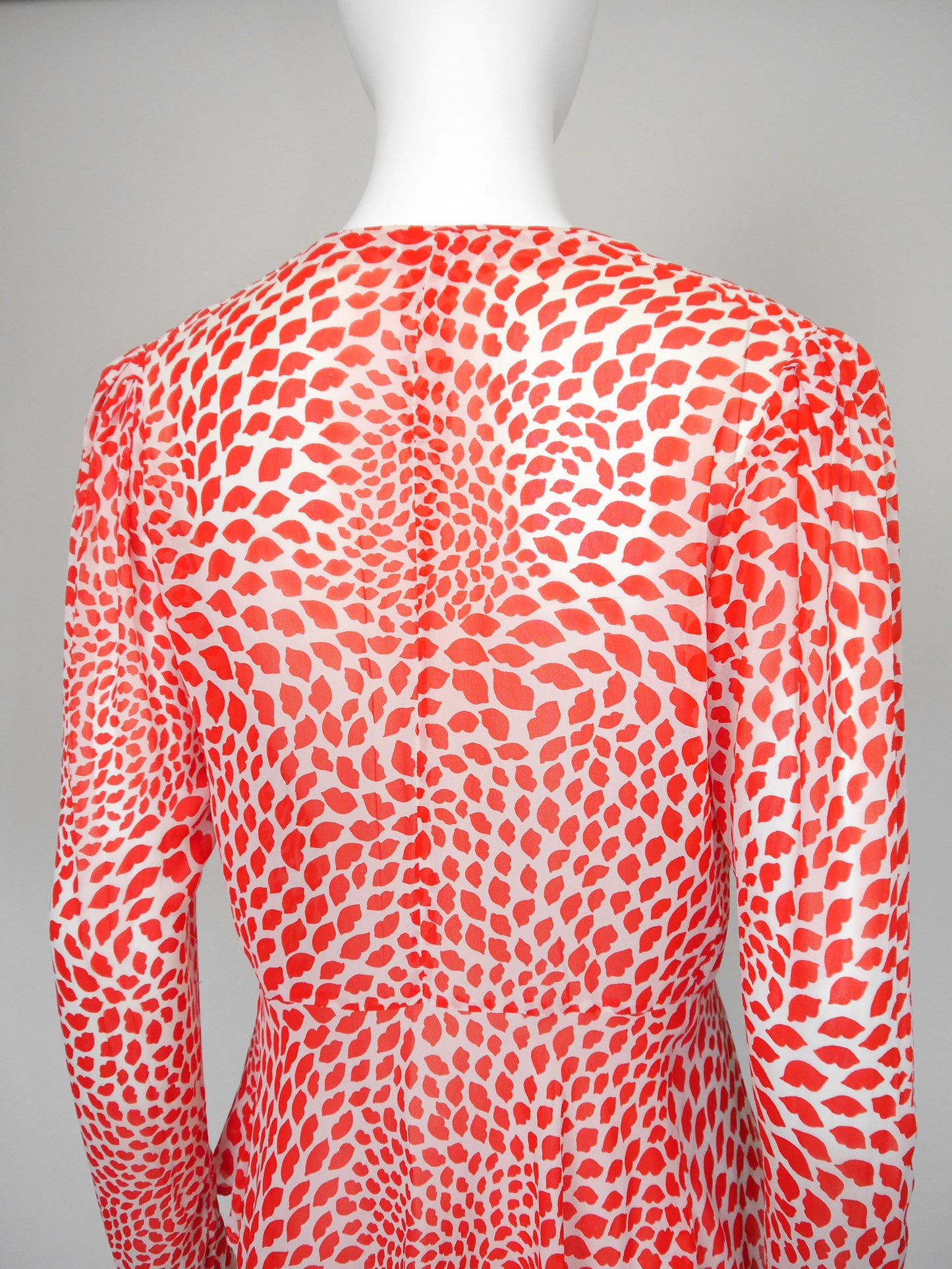 YVES SAINT LAURENT Spring 1971 Scandal Collection Vintage Lips Print Blouse Size M