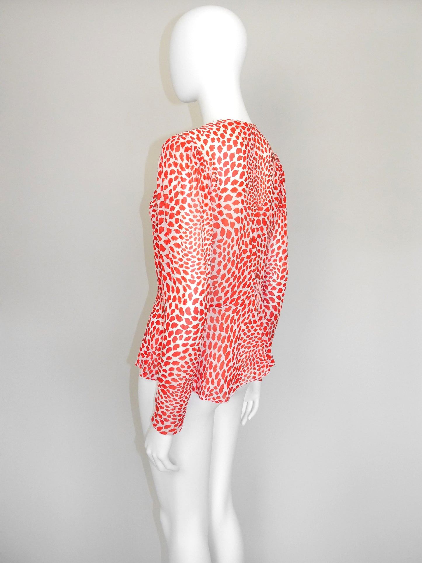 YVES SAINT LAURENT Spring 1971 Scandal Collection Vintage Lips Print Blouse Size M