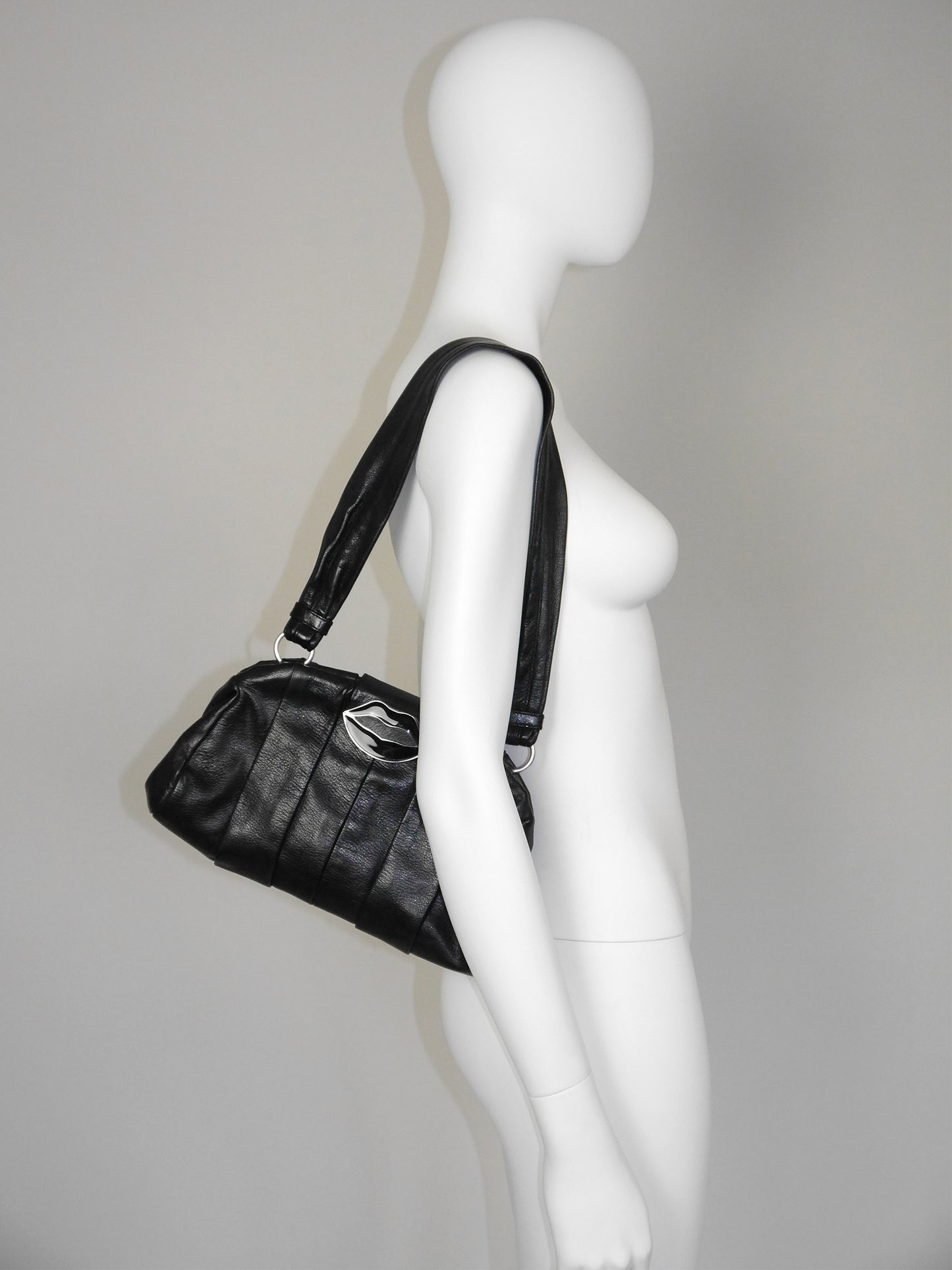 YVES SAINT LAURENT by Tom Ford Spring 2003 Vintage Dalí Lips Shoulder Bag Clutch