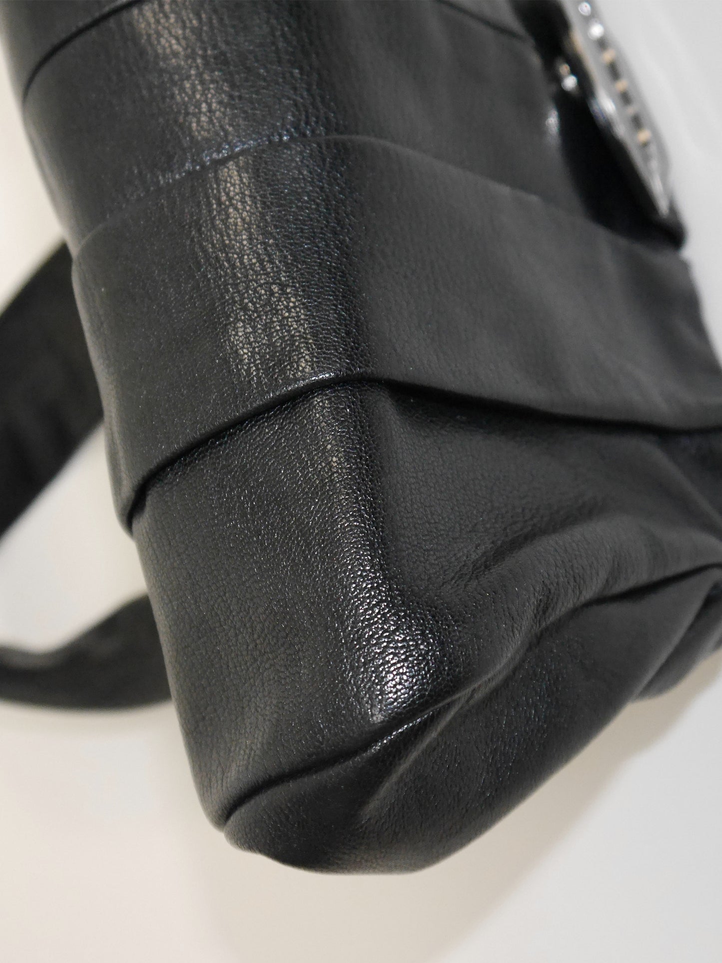 YVES SAINT LAURENT by Tom Ford Spring 2003 Vintage Dalí Lips Shoulder Bag Clutch