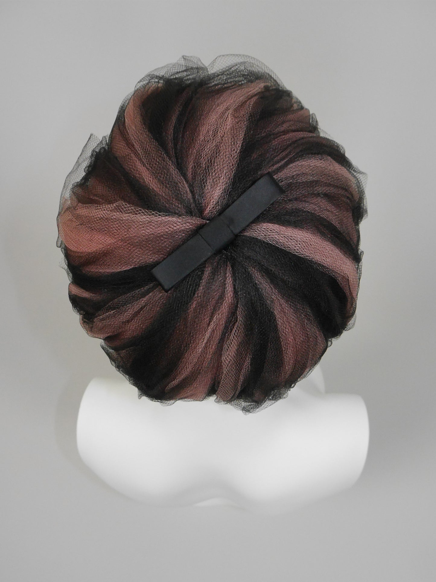 ELSA SCHIAPARELLI 1950s 1960s Vintage Draped Tulle Hat w/ Bow Size M