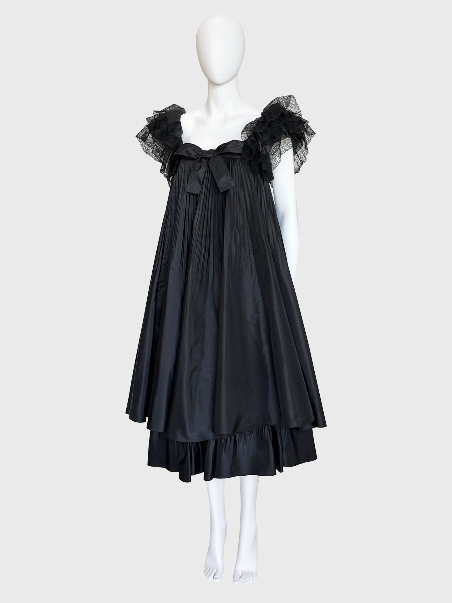 BERNARD PERRIS 1970s 1980s Vintage Black Silk Taffeta & Lace Babydoll Evening Dress Size XXS