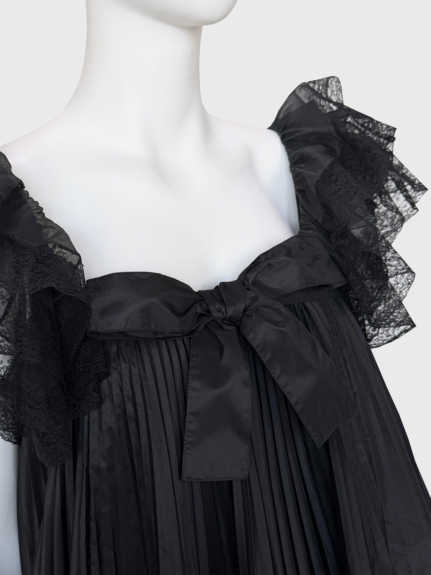 BERNARD PERRIS 1970s 1980s Vintage Black Silk Taffeta & Lace Babydoll Evening Dress Size XXS