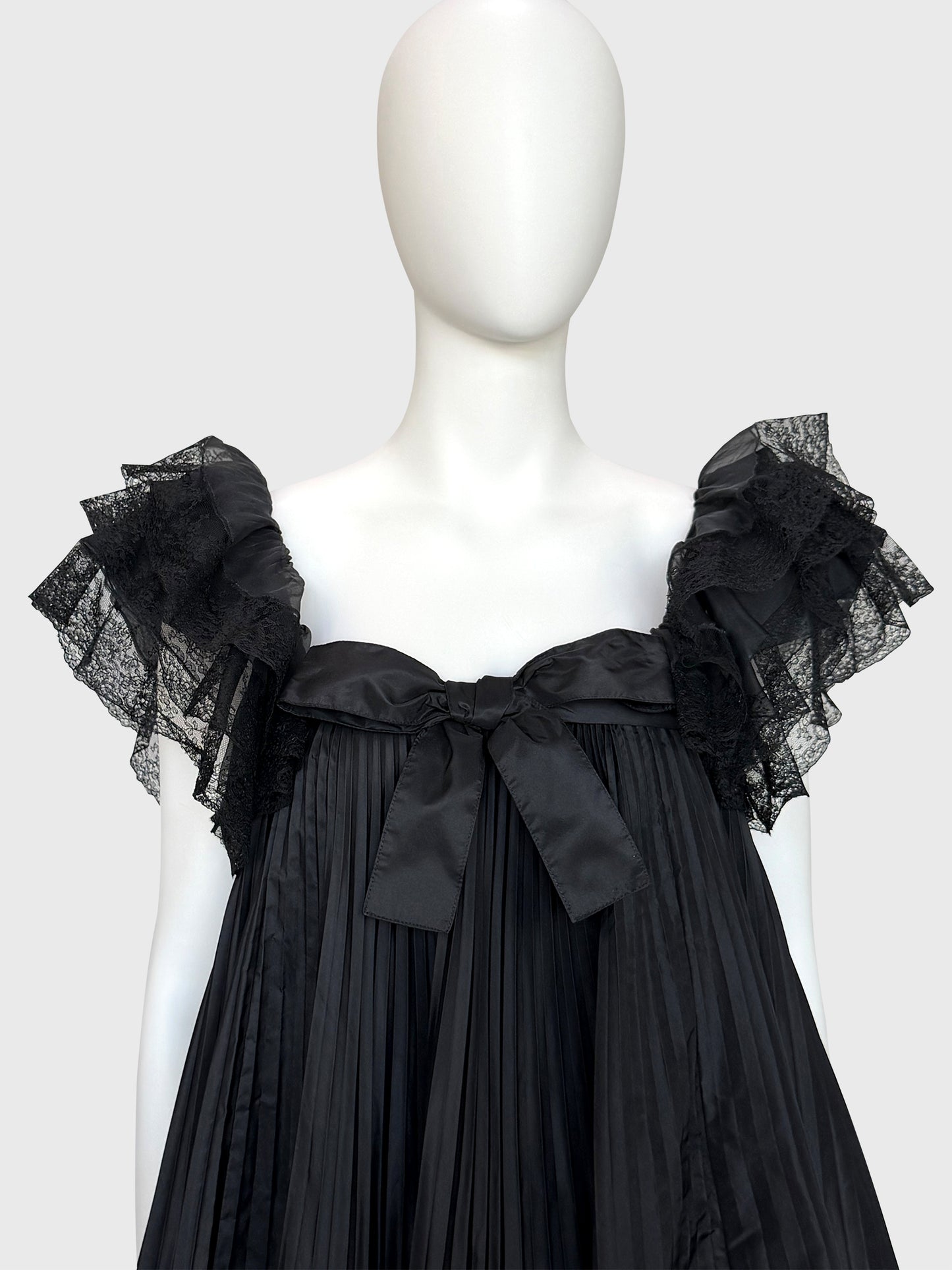 BERNARD PERRIS 1970s 1980s Vintage Black Silk Taffeta & Lace Babydoll Evening Dress Size XXS