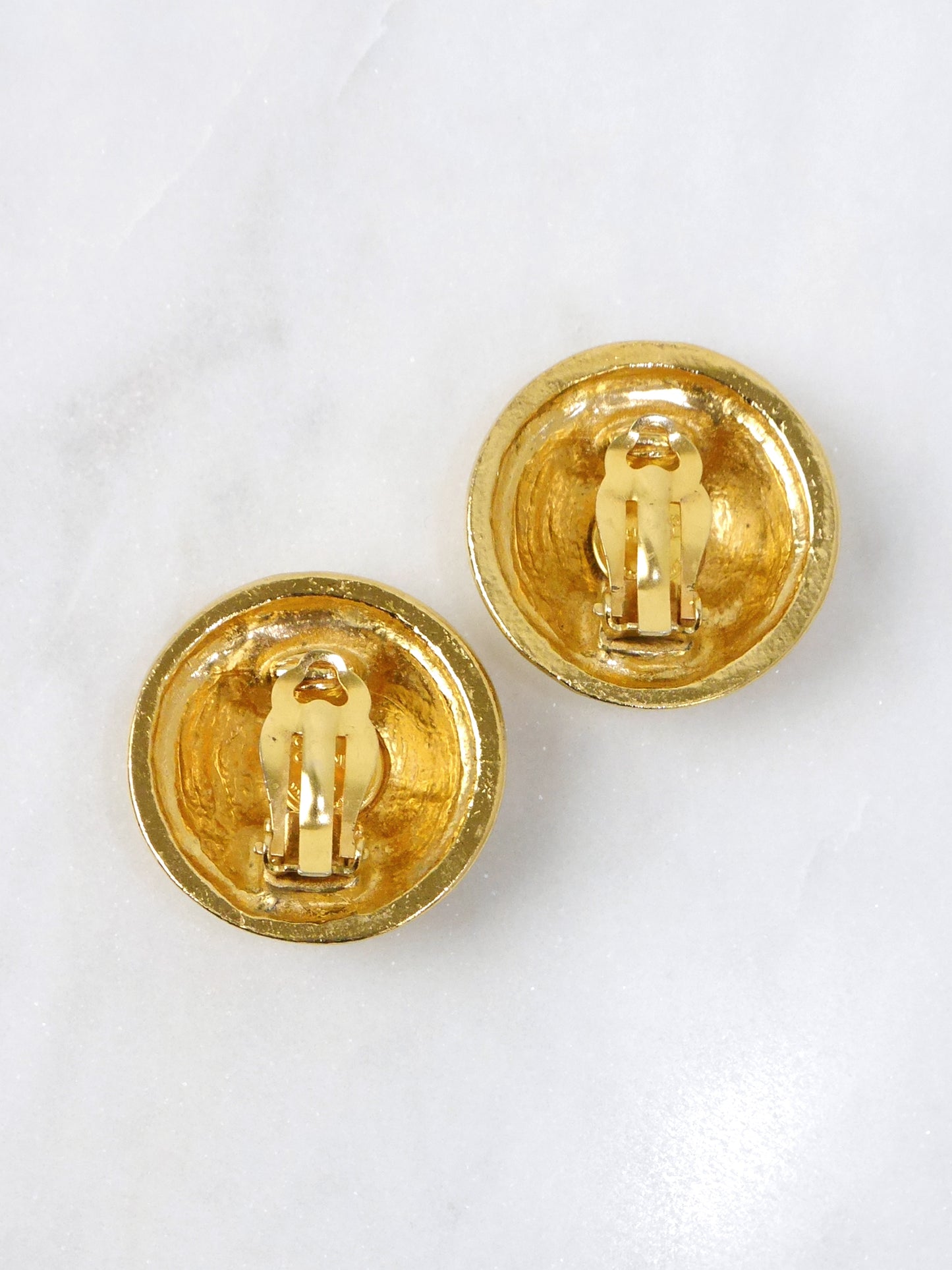 CHANEL 1980s Vintage CC Logo Clip-On Earrings Gold Tone Metal