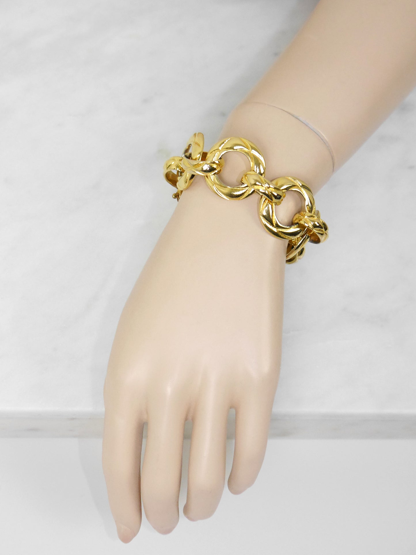 CHANEL 1980s Vintage Gold-Tone Metal Matelassé Link Bracelet