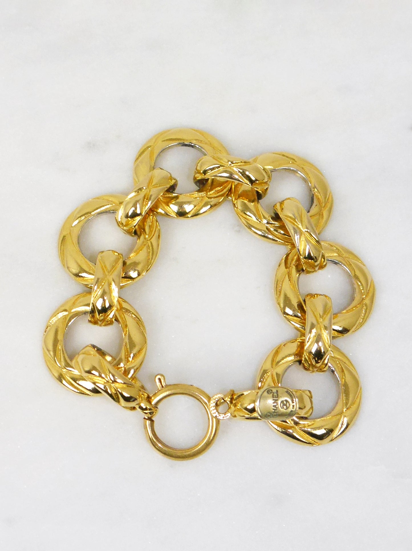 CHANEL 1980s Vintage Gold-Tone Metal Matelassé Link Bracelet