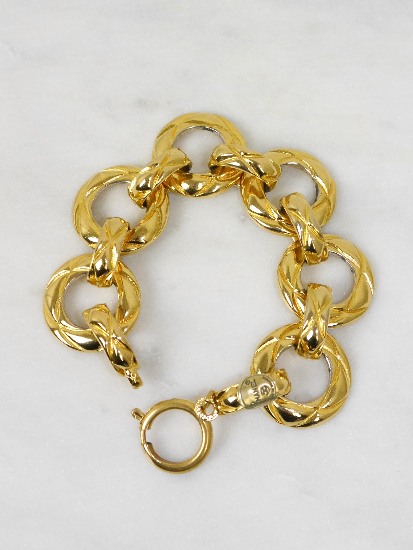CHANEL 1980s Vintage Gold-Tone Metal Matelassé Link Bracelet