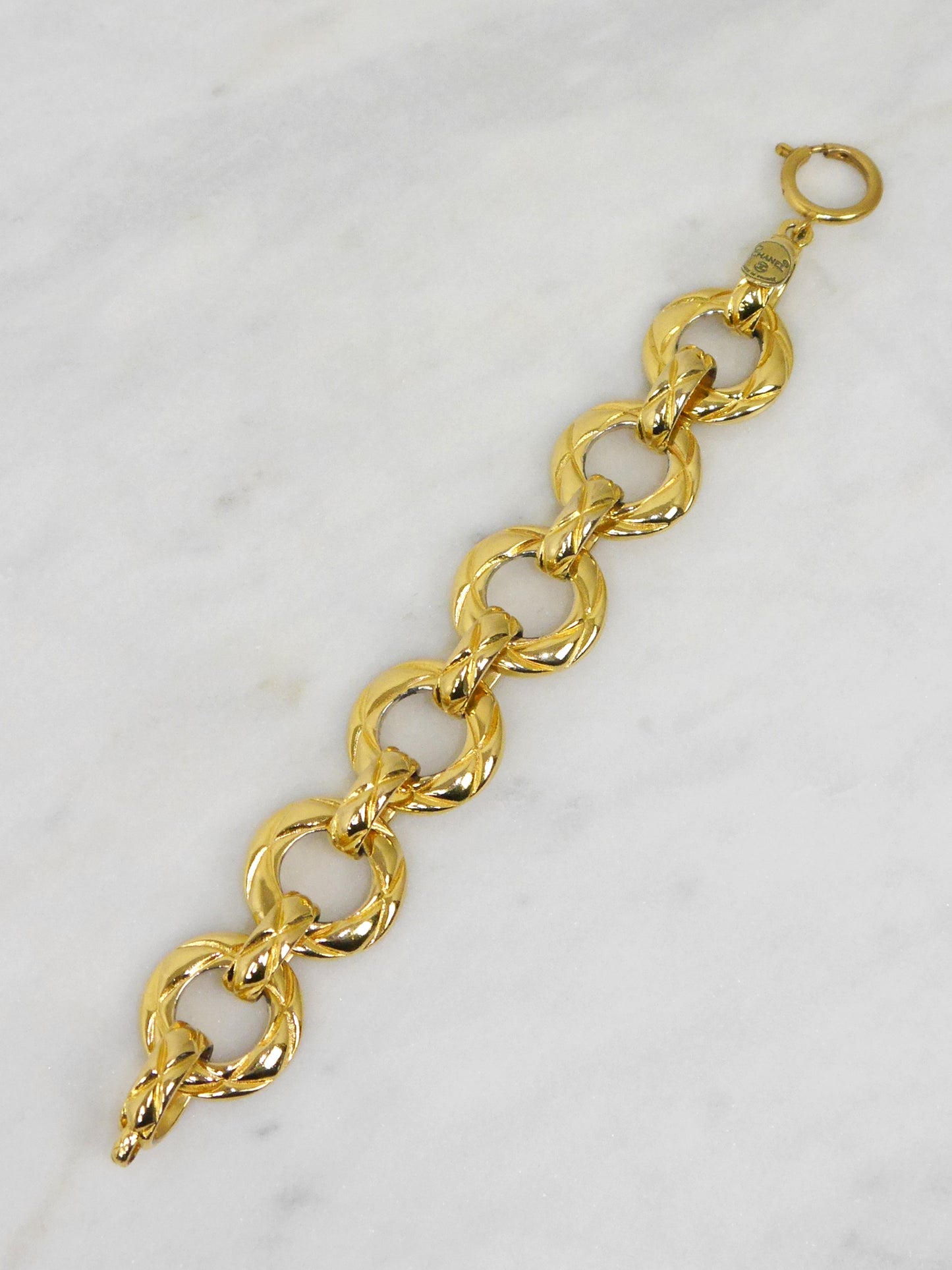 CHANEL 1980s Vintage Gold-Tone Metal Matelassé Link Bracelet