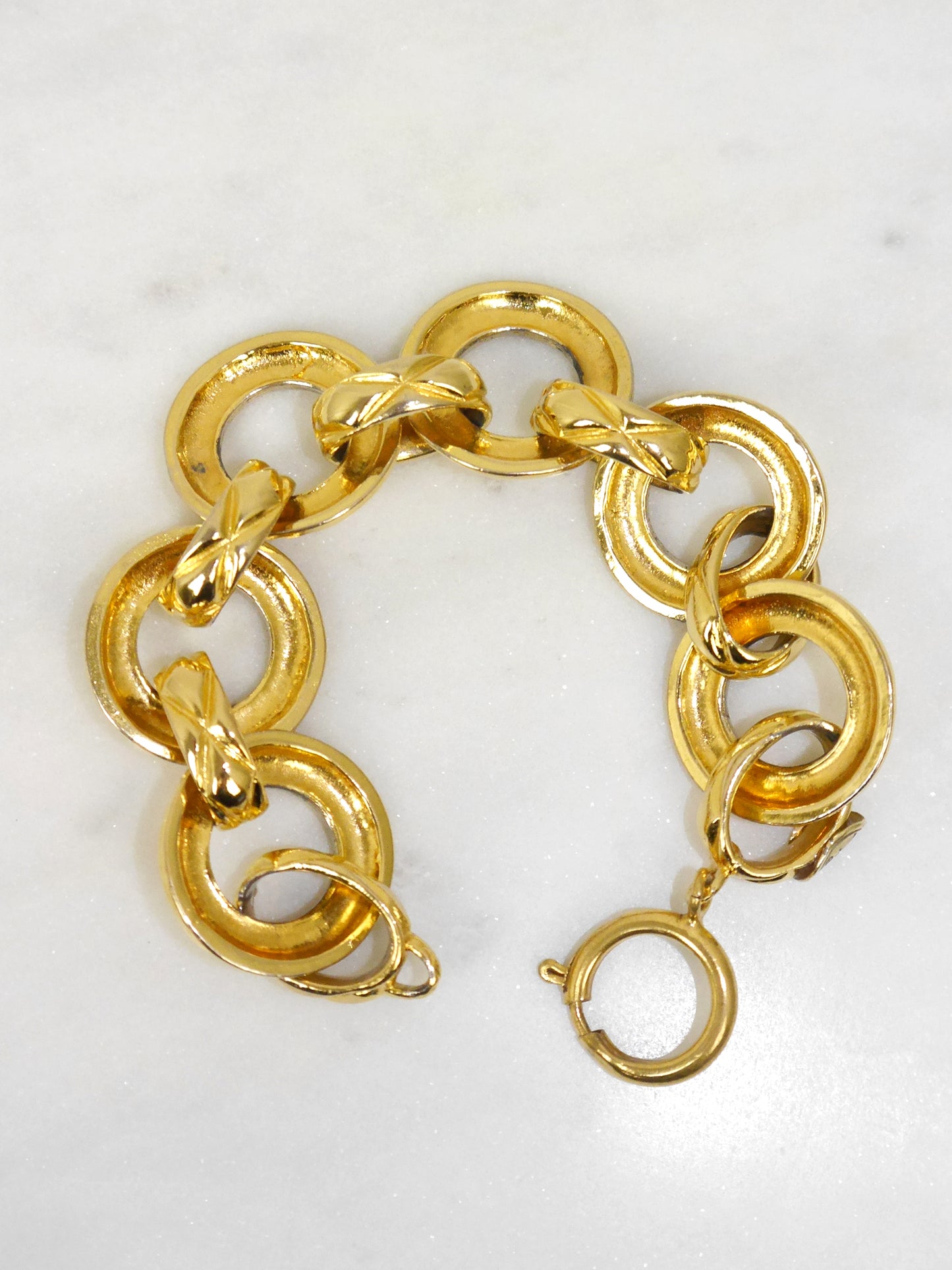 CHANEL 1980s Vintage Gold-Tone Metal Matelassé Link Bracelet