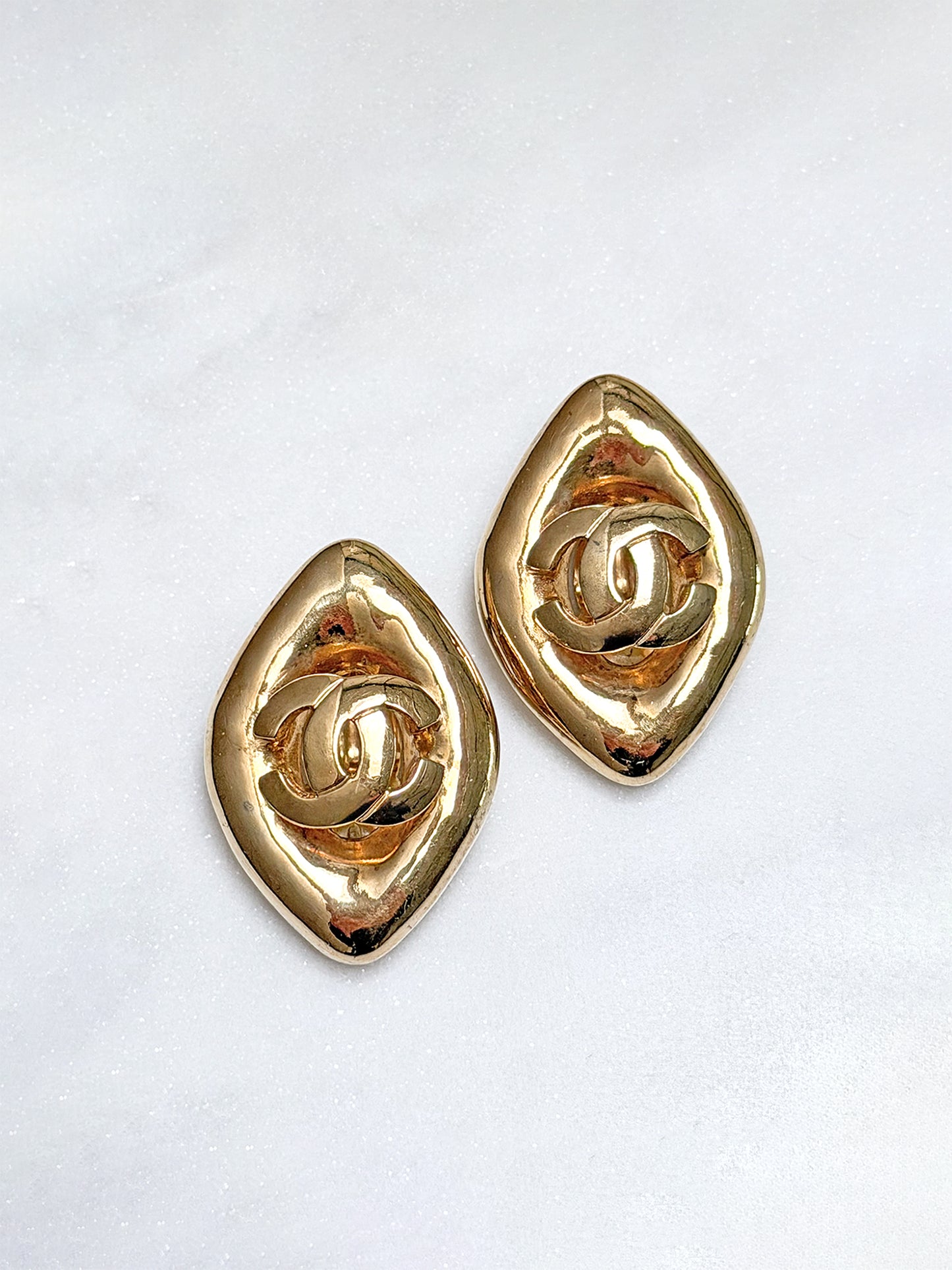 CHANEL Spring 1997 Vintage CC Logo Clip-On Earrings Gold Tone Metal