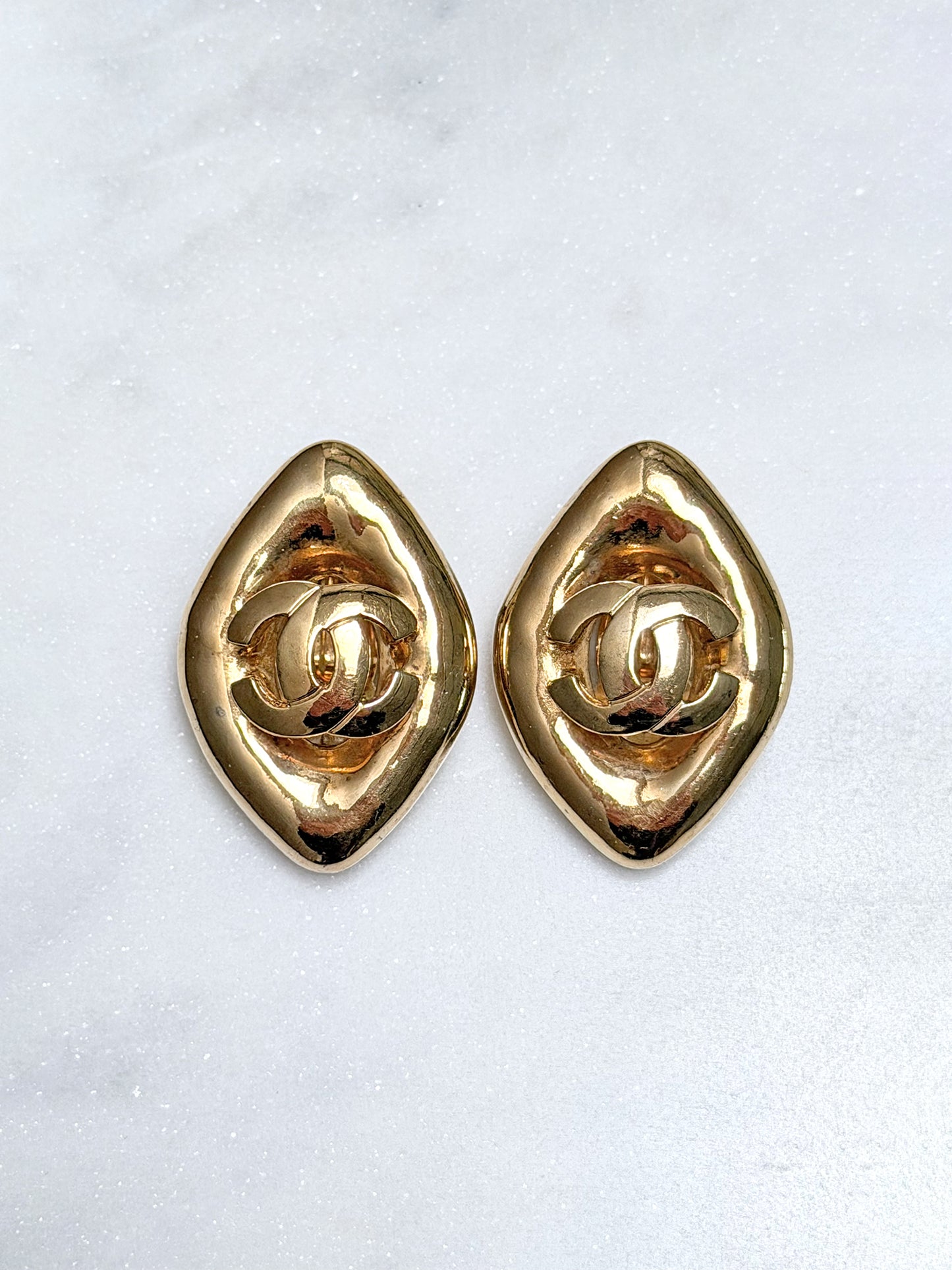 CHANEL Spring 1997 Vintage CC Logo Clip-On Earrings Gold Tone Metal