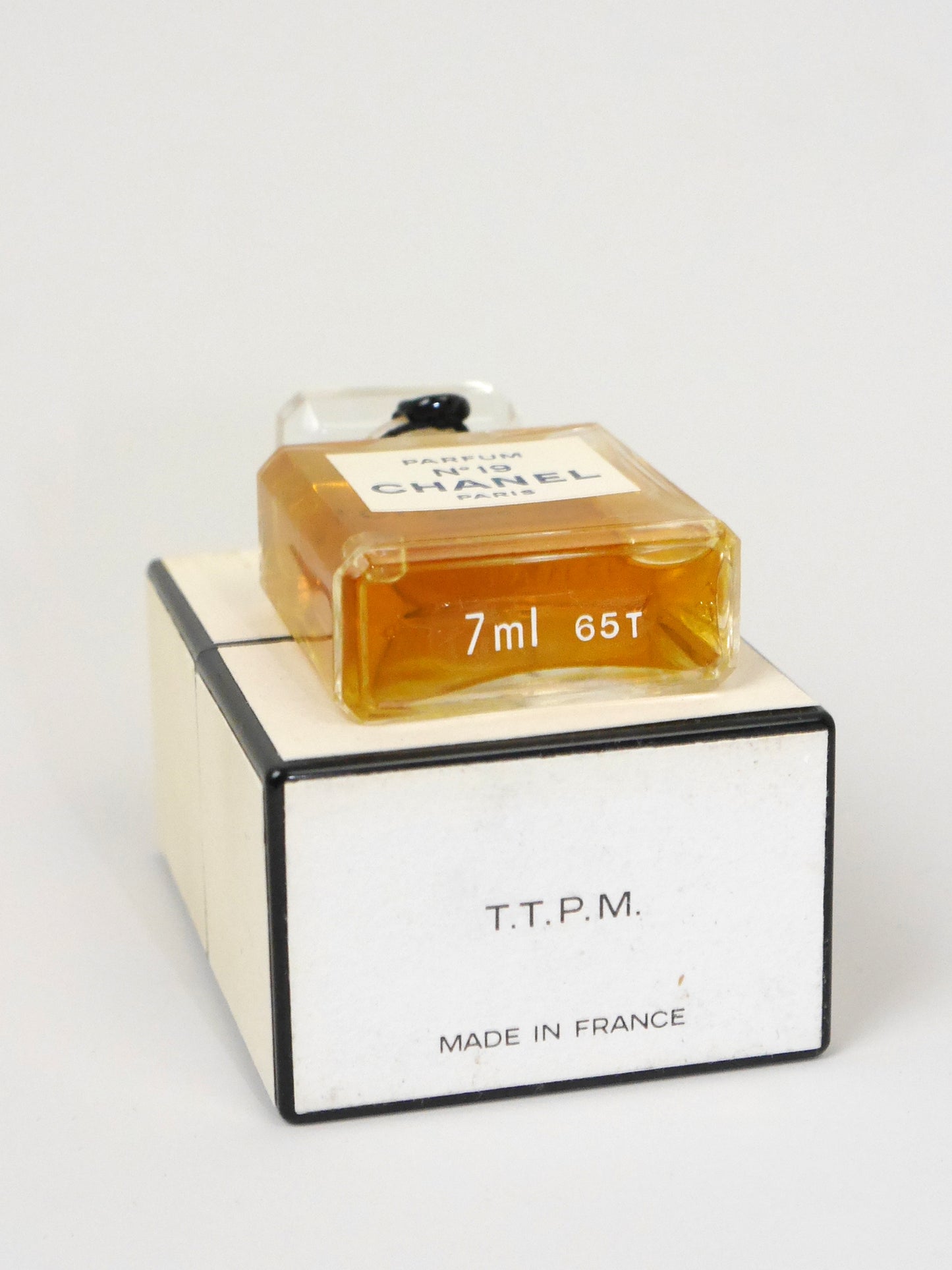 CHANEL No. 19 (1971) 7 ml Extrait de Parfum Vintage Perfume Sealed 1970s 1980s Version