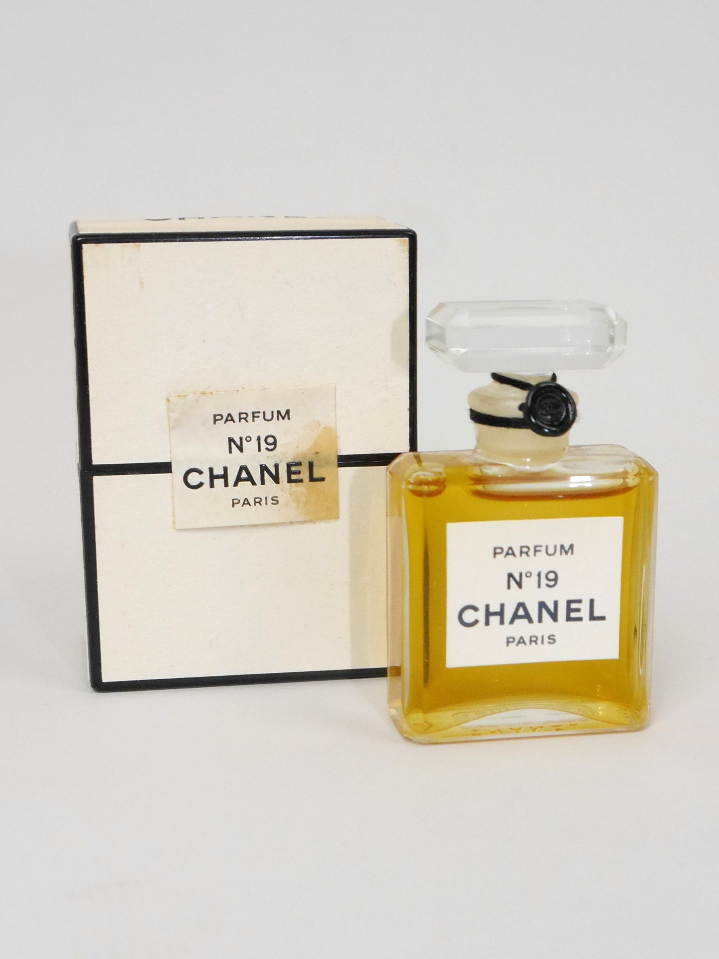 CHANEL No. 19 (1971) 7 ml Extrait de Parfum Vintage Perfume Sealed 1970s 1980s Version
