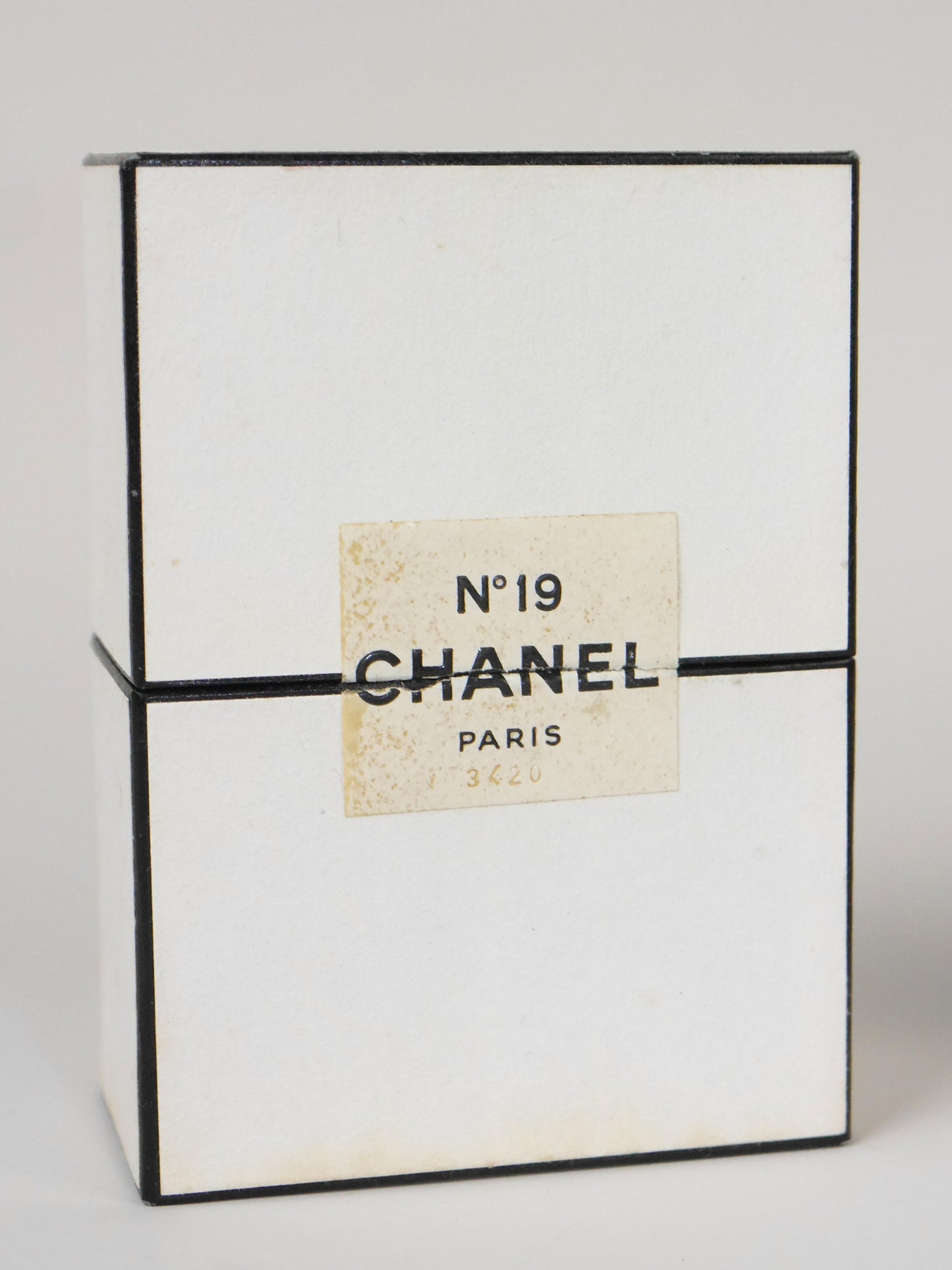 CHANEL No. 19 (1971) 30 ml Extrait de Parfum Vintage Perfume Sealed 1970s 1980s Version