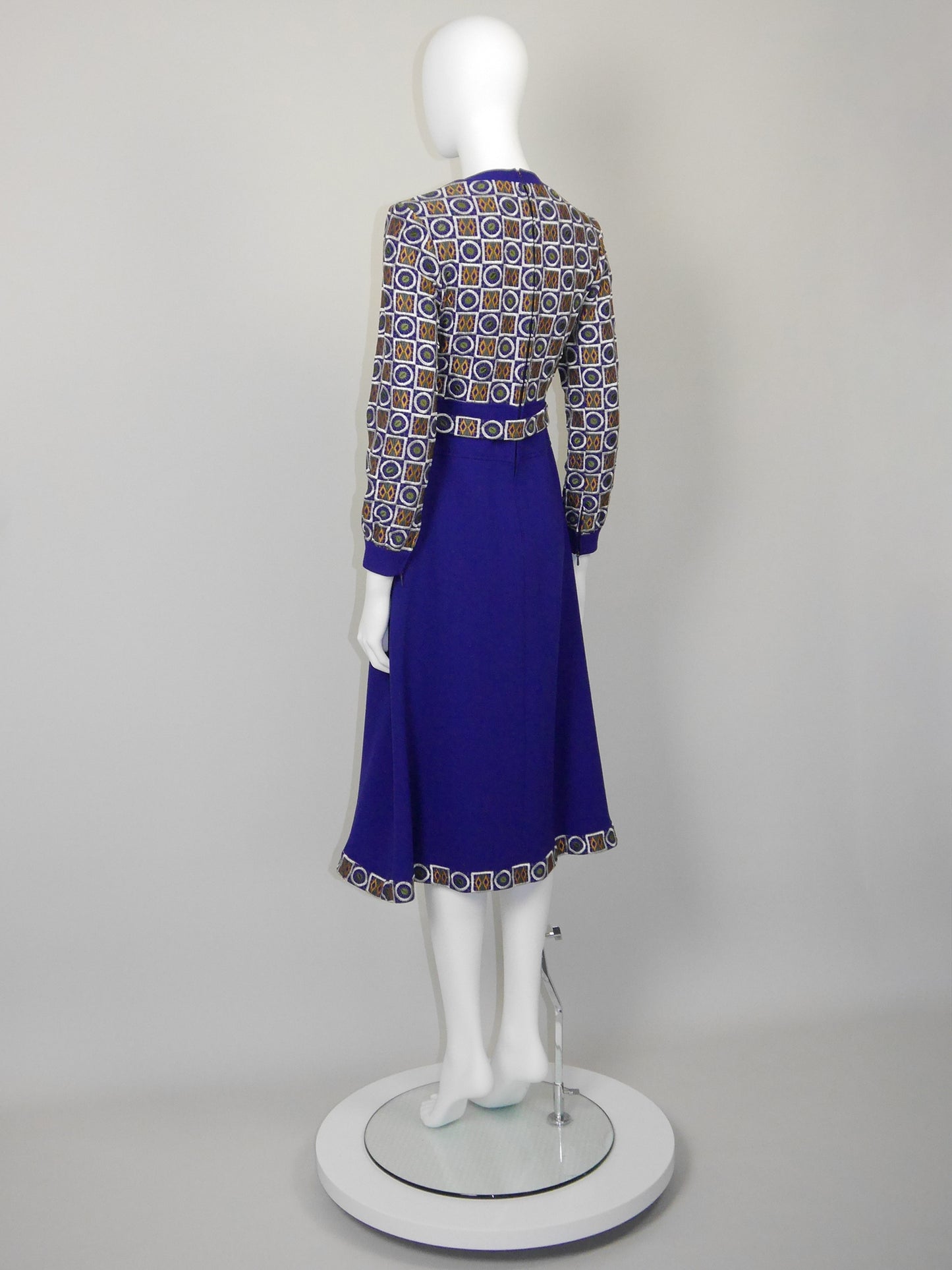 LOUIS FÉRAUD Fall 1969 Vintage Embroidered Space Age Folklore Dress Size XS
