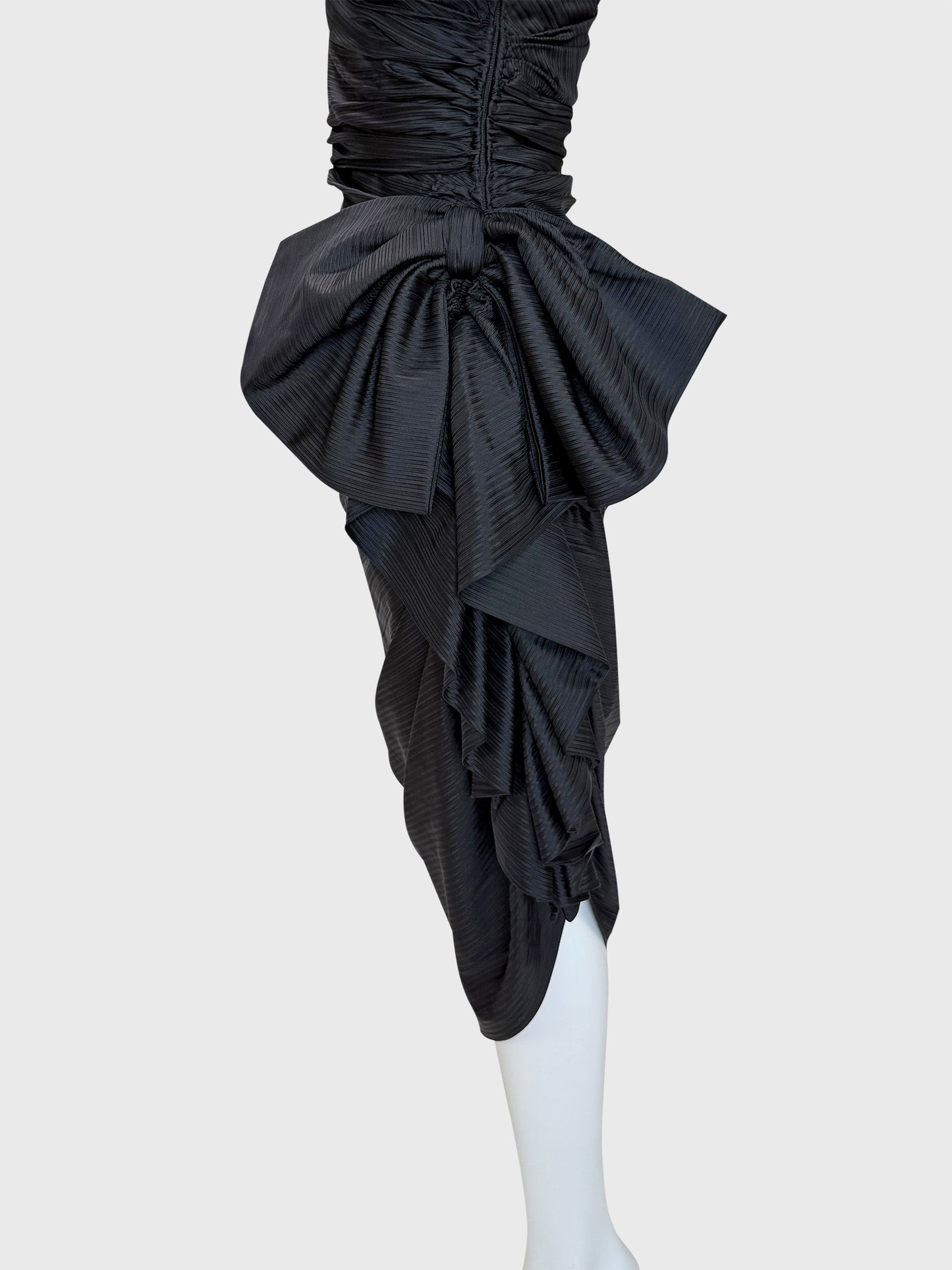 NINA RICCI by Gérard Pipart 1980s Vintage Draped Silk Cocktail Evening Dress Size S-M