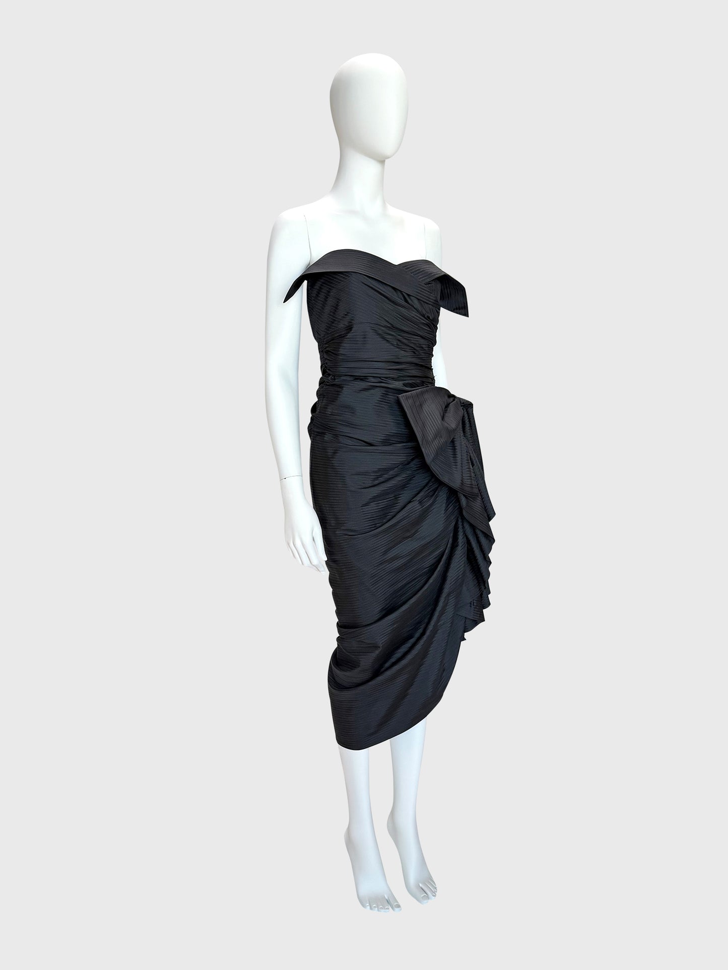 NINA RICCI by Gérard Pipart 1980s Vintage Draped Silk Cocktail Evening Dress Size S-M