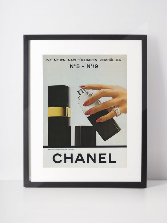 CHANEL 1980 Perfume Vintage Magazine Advertisement Fragrance Parfum