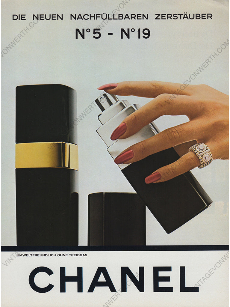 CHANEL 1980 Perfume Vintage Magazine Advertisement Fragrance Parfum