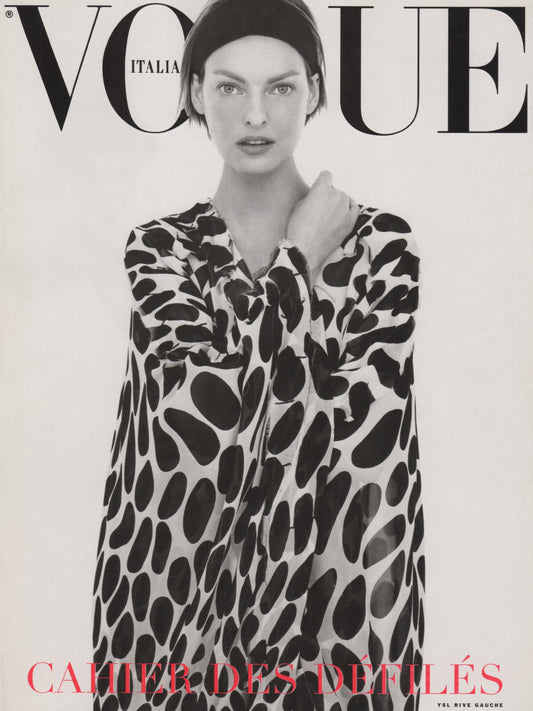 VOGUE ITALIA January 2002 w/ Runway Supplement Cahier Des Défilés