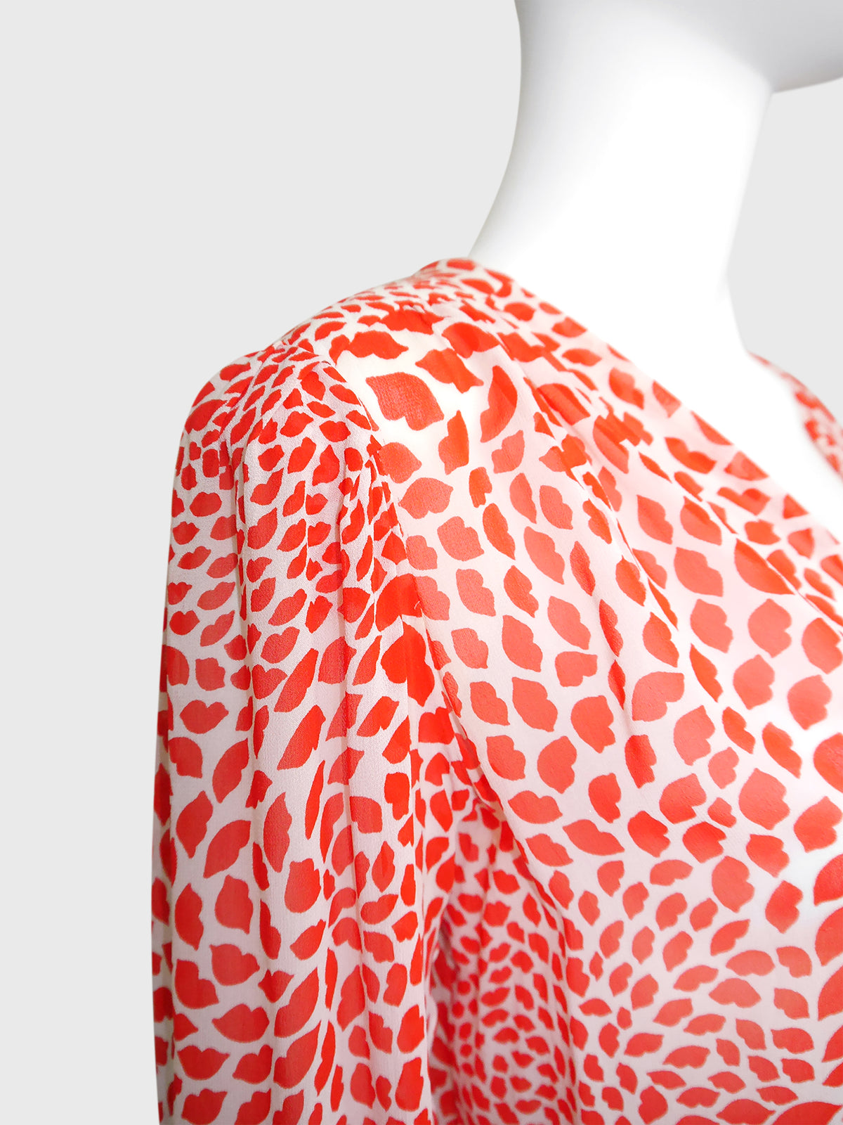 YVES SAINT LAURENT Spring 1971 Scandal Collection Vintage Lips Print Blouse Size M