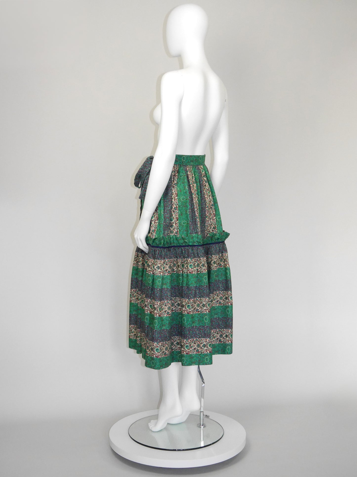 YVES SAINT LAURENT 1970s 1980s Vintage Floral Cotton Peasant Midi Skirt Size XS