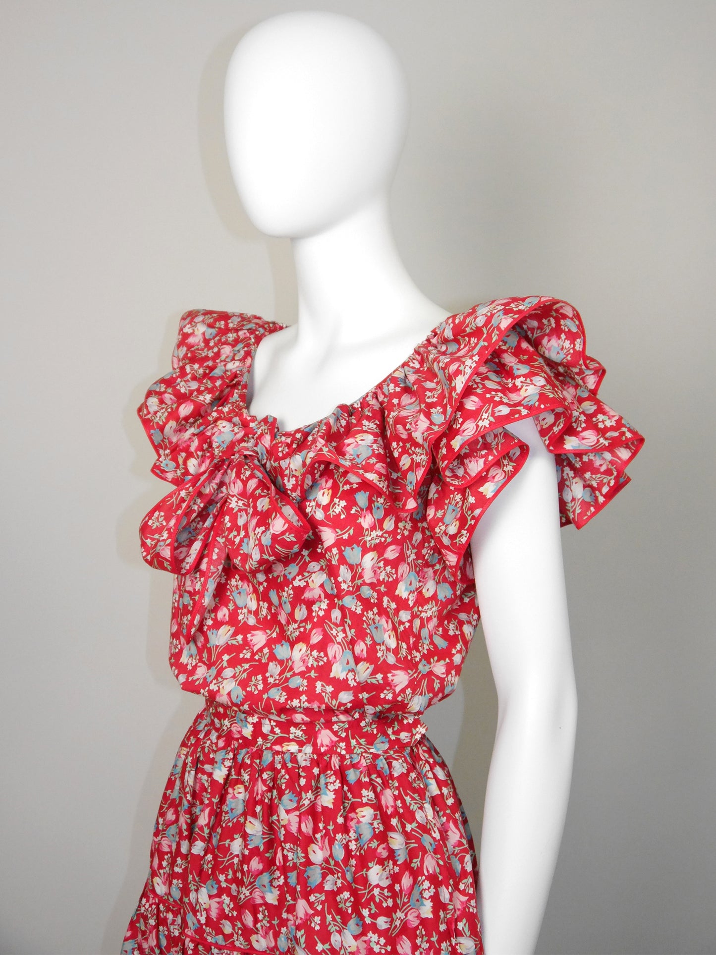 YVES SAINT LAURENT 1970s 1980s Vintage Floral Cotton Ruffled Blouse & Skirt Set Size XS