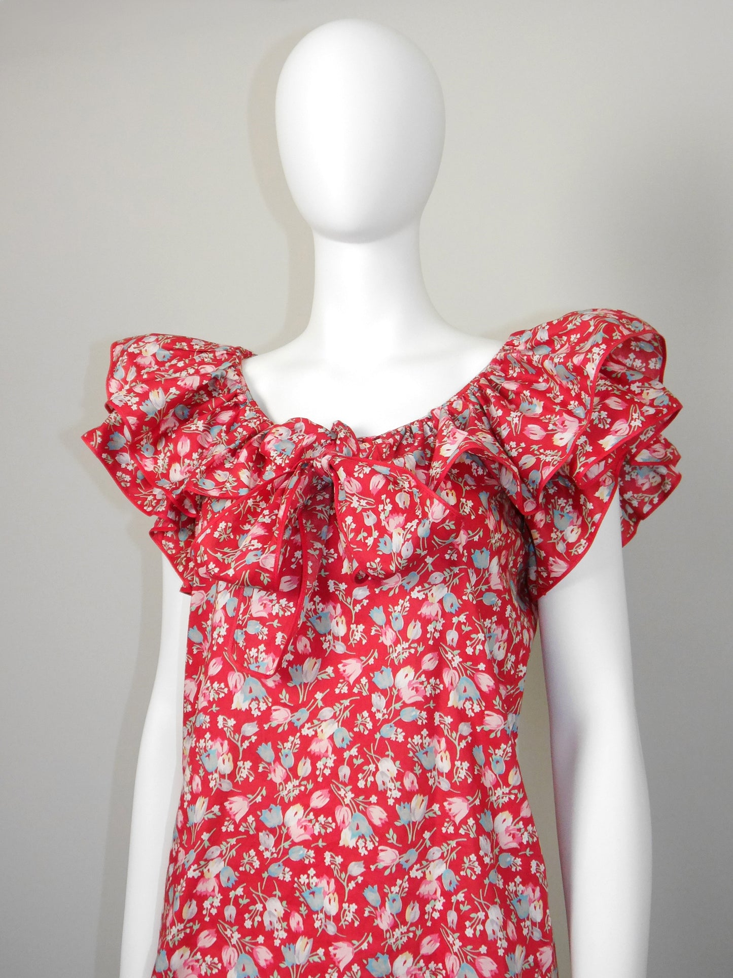 YVES SAINT LAURENT 1970s 1980s Vintage Floral Cotton Ruffled Blouse & Skirt Set Size XS