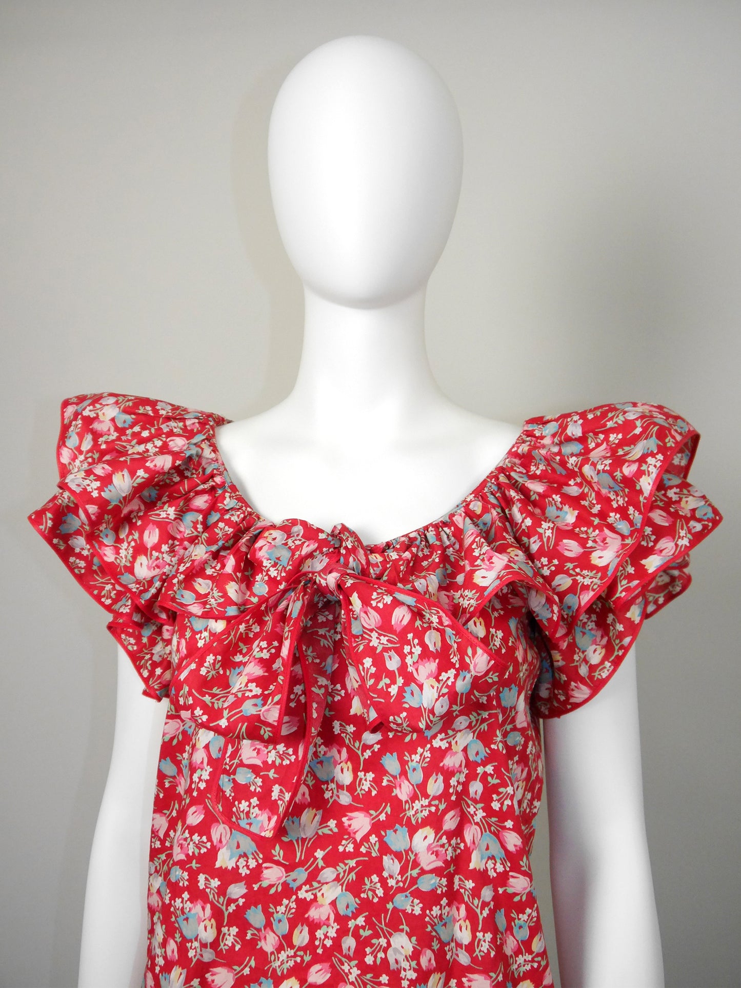 YVES SAINT LAURENT 1970s 1980s Vintage Floral Cotton Ruffled Blouse & Skirt Set Size XS